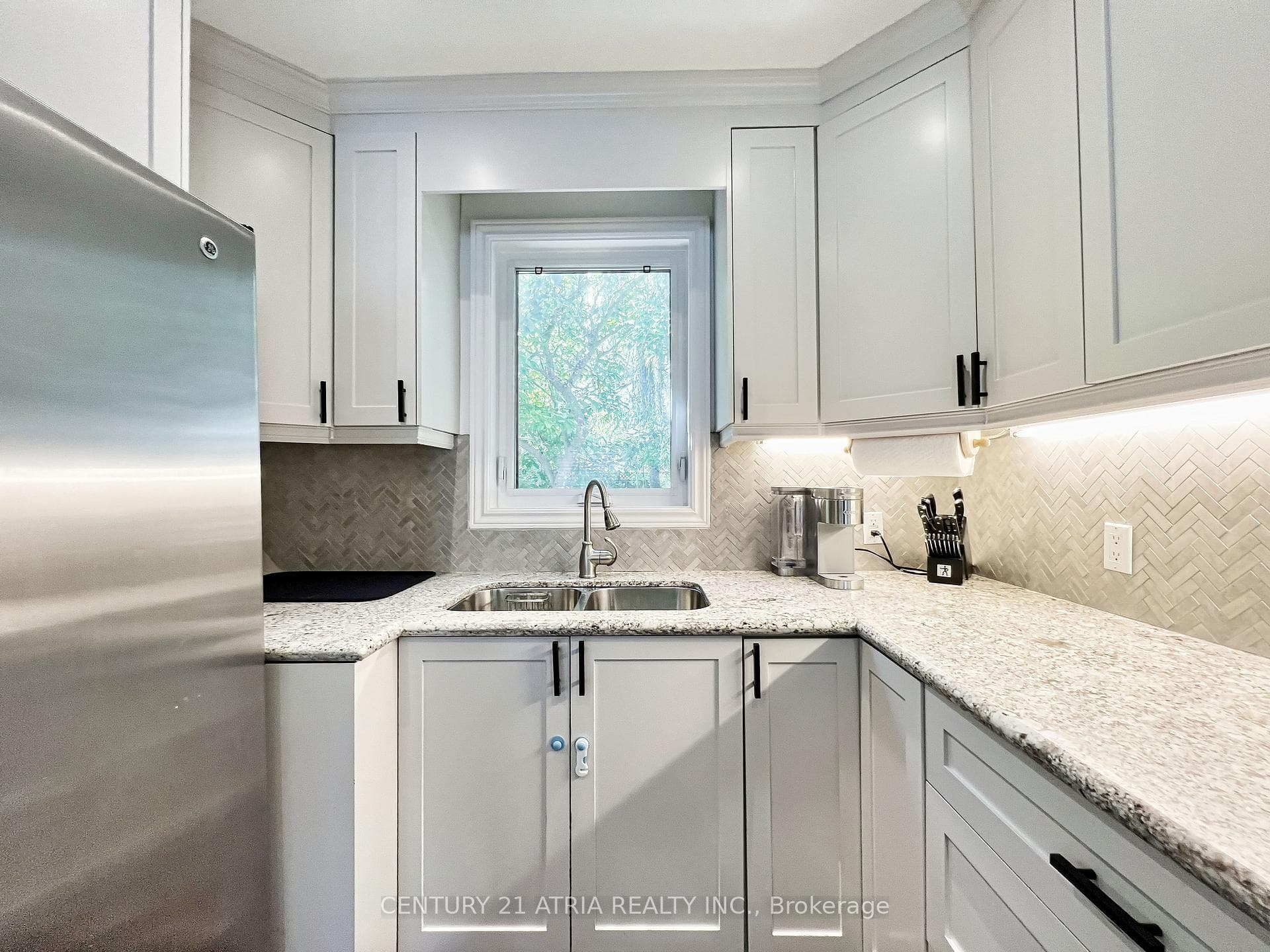 11 Latham Avenue photo 10