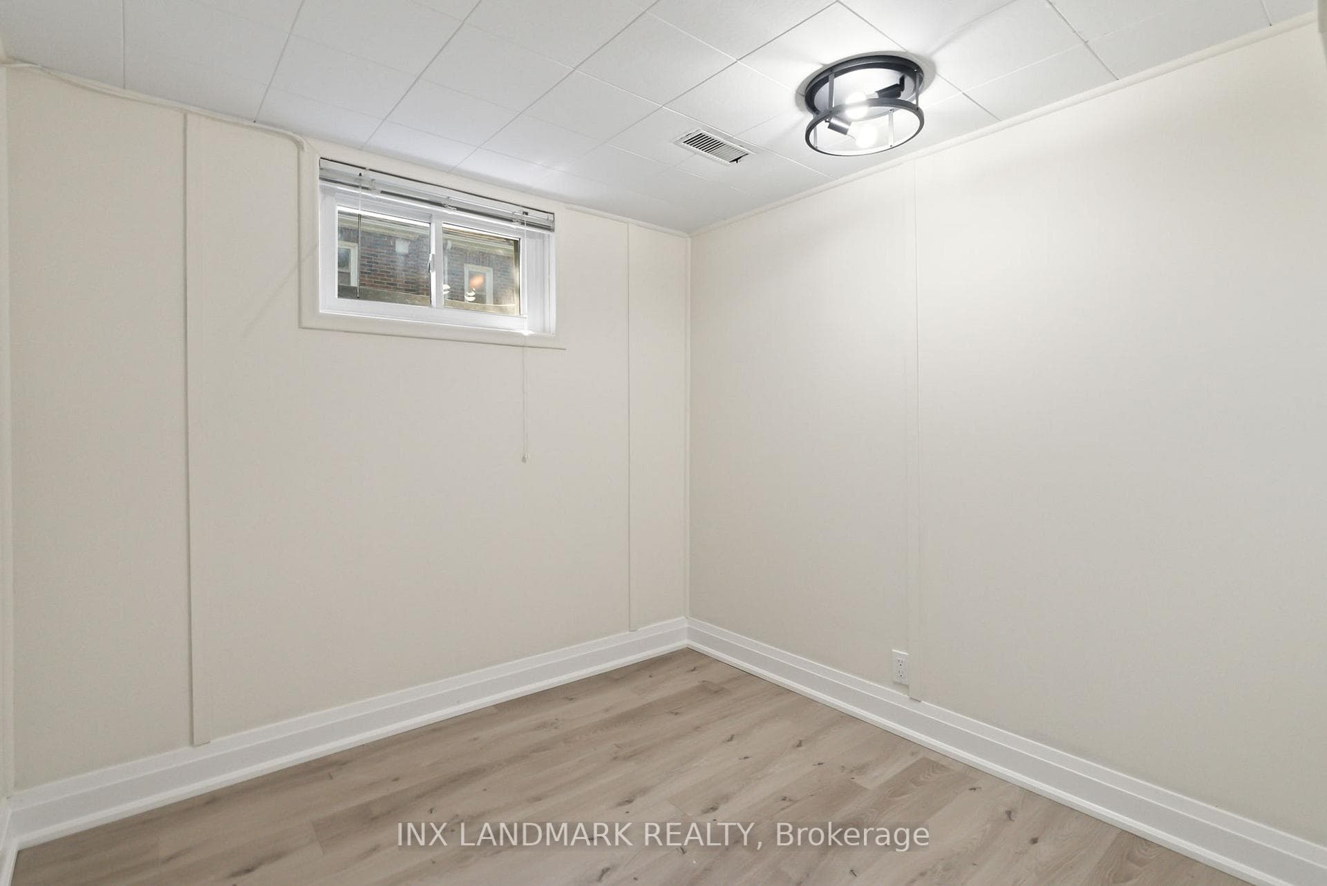 484 Miller Avenue photo 26