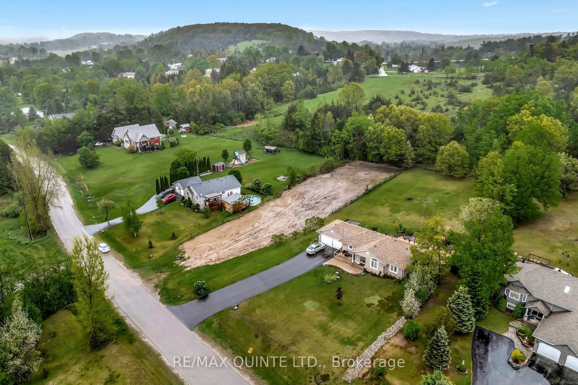 43 DEERFIELD Drive photo 11