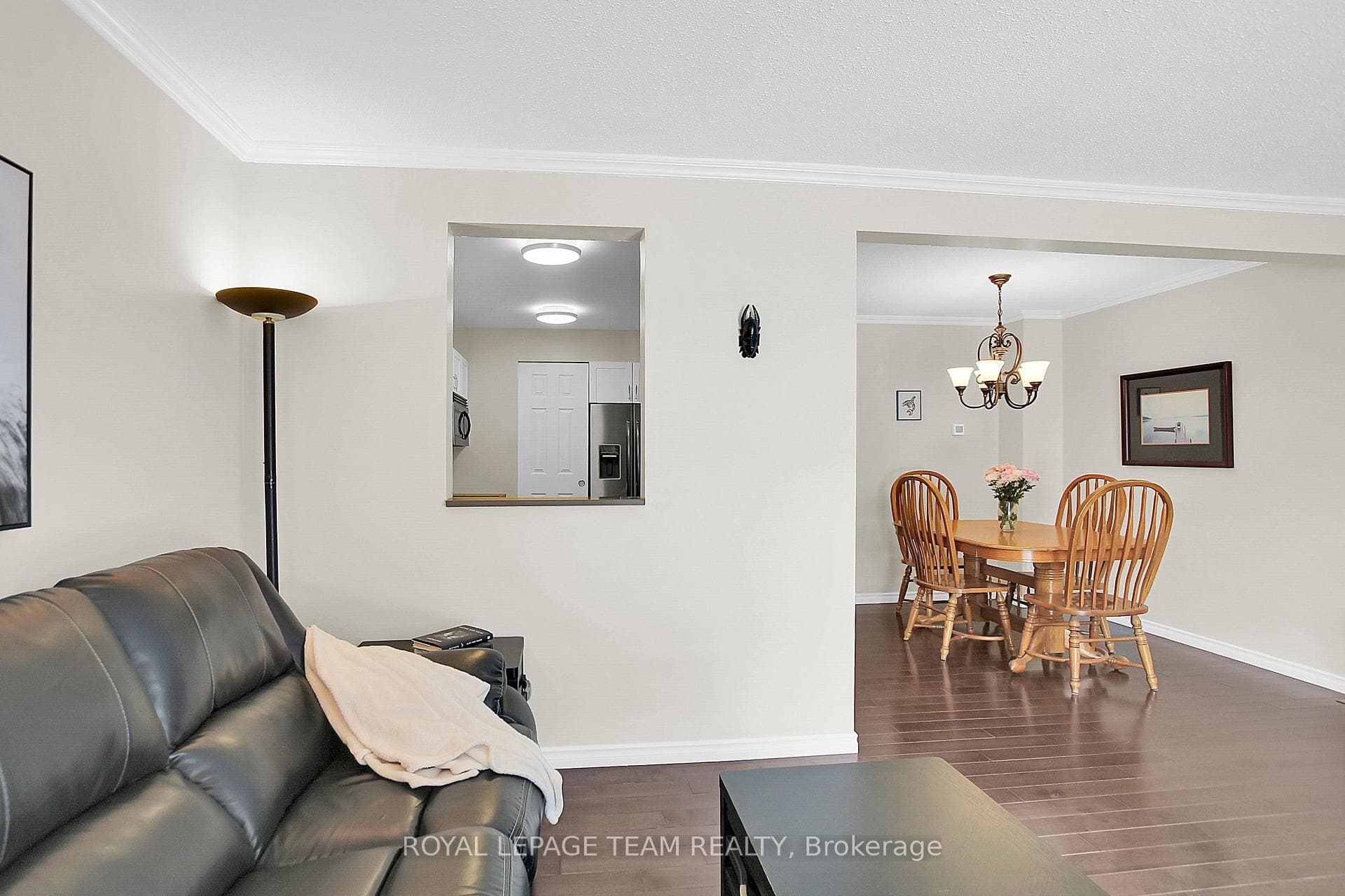 80 Stokes Crescent photo 11