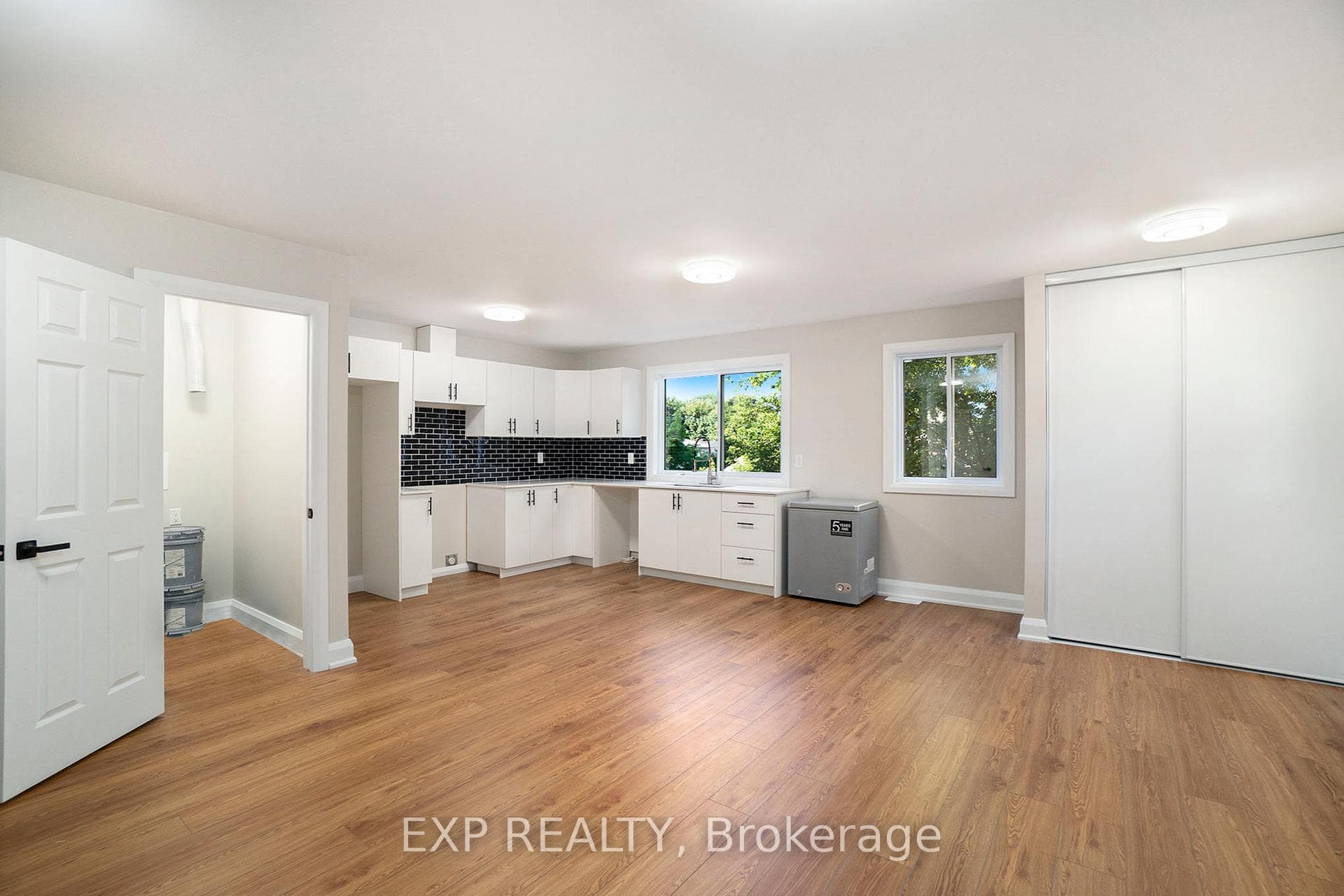 838 St. Laurent Boulevard Unit 3 photo 7