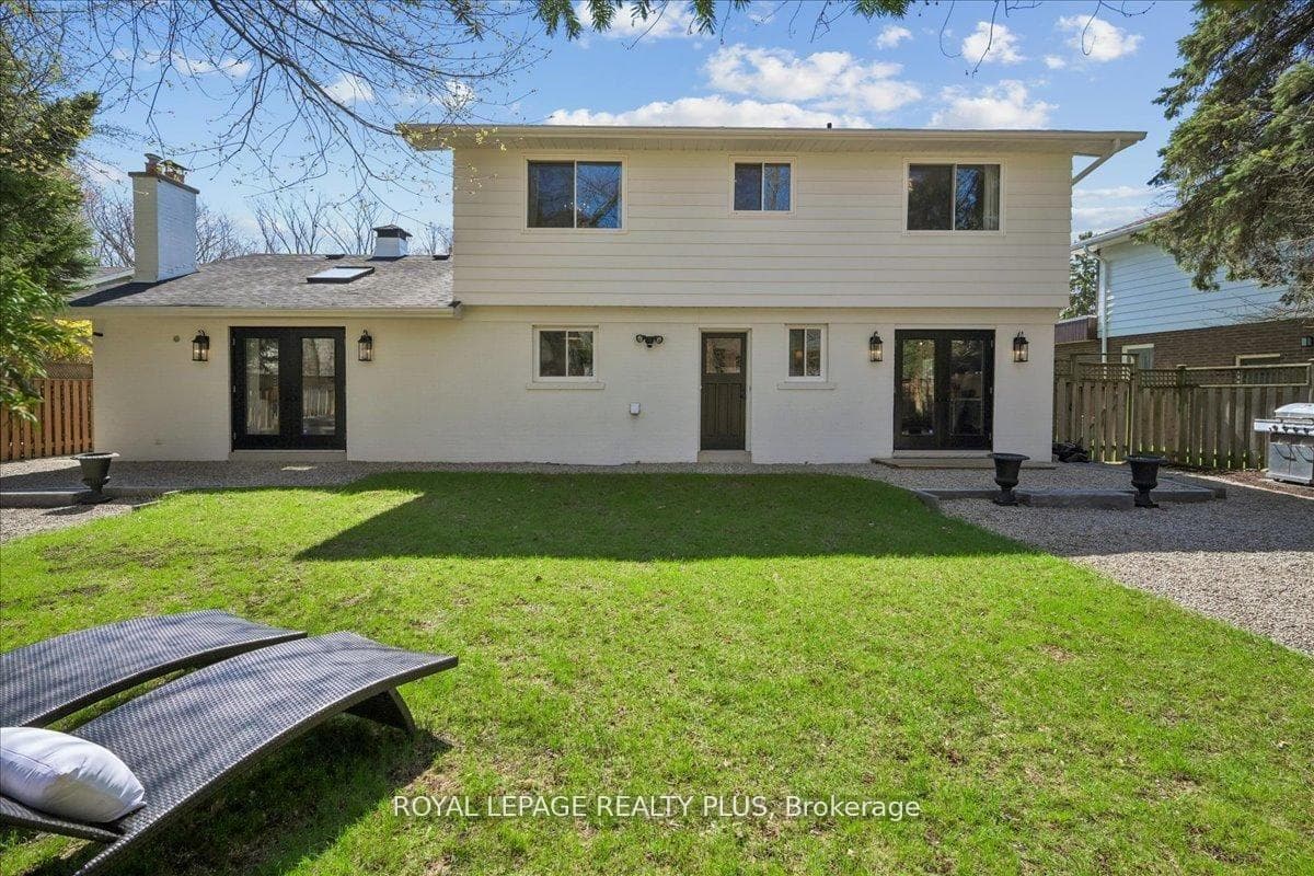 1594 Calumet Place photo 43