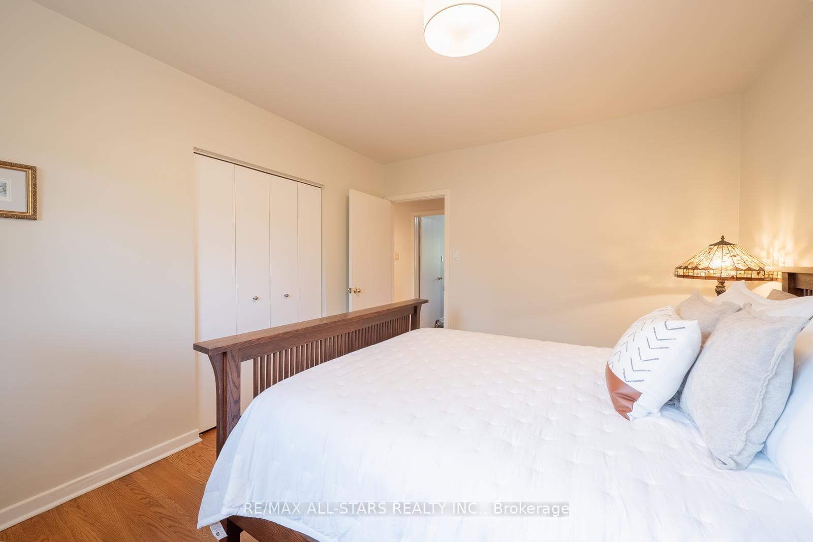 357 Markland Drive photo 23