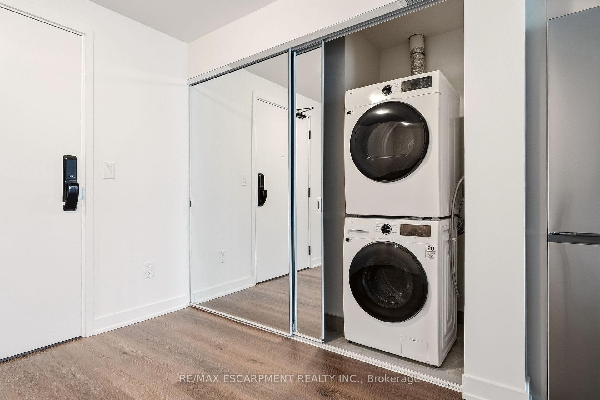 2075 Lakeshore Road Unit 1106 photo 23