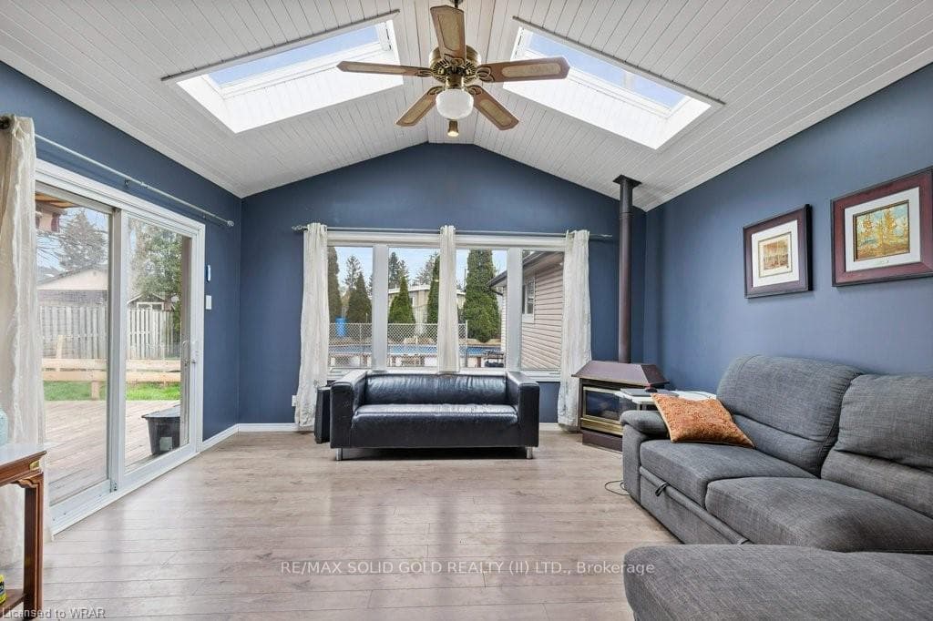 273 Ross Avenue photo 9