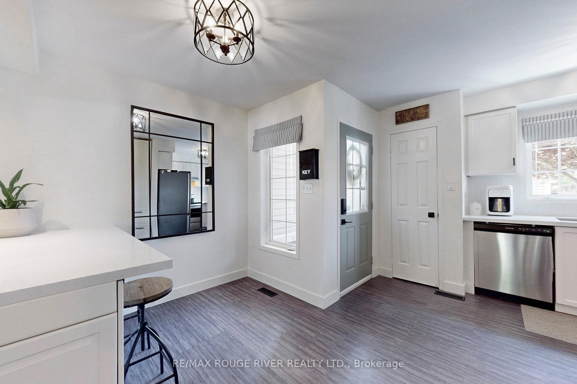 74 Bridgeport Drive photo 11