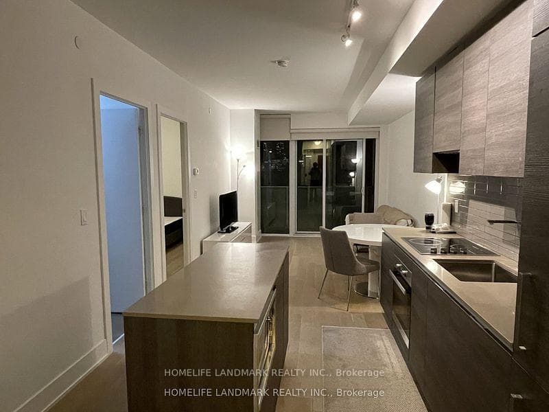 200 Bloor Street Unit 1004 photo 5