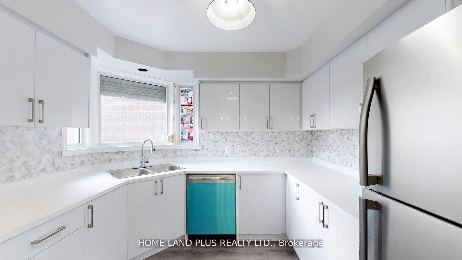 257 Joicey Boulevard photo 14