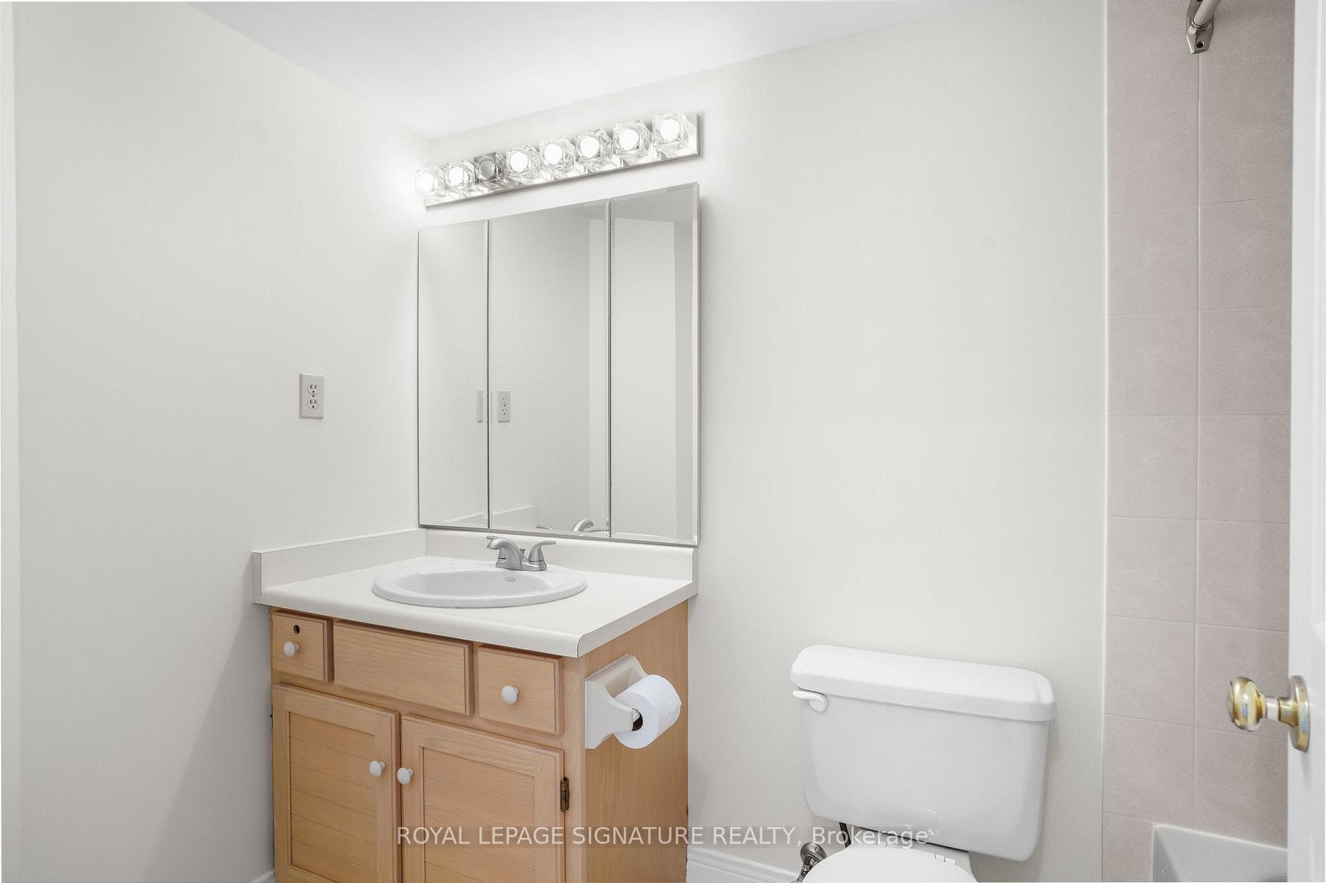 8 Village Green Boulevard Unit 807 photo 28