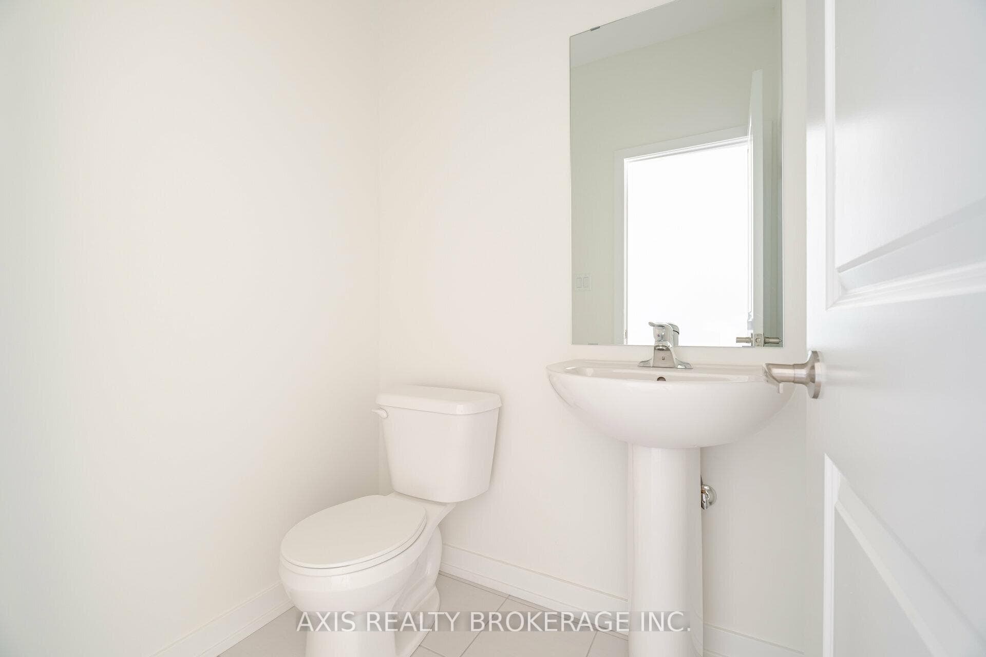 171 Haldimand Street photo 16
