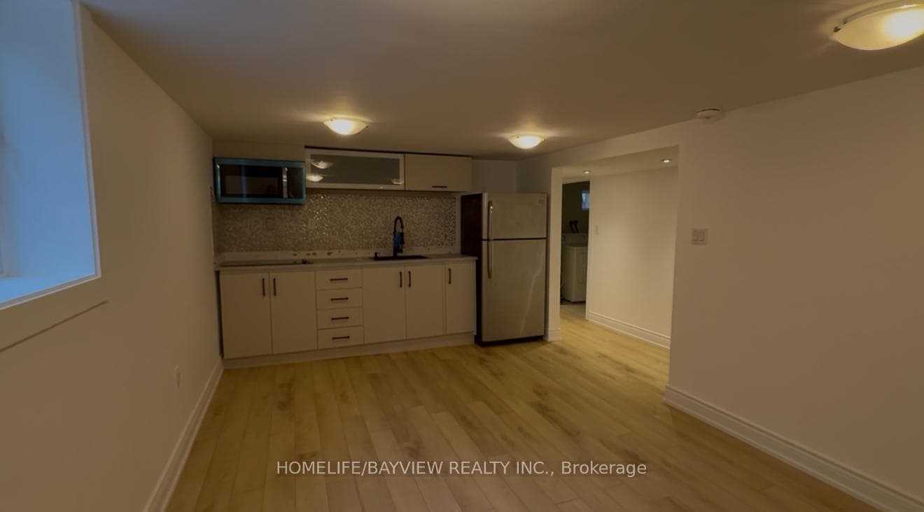 44 Richardson Drive photo 2