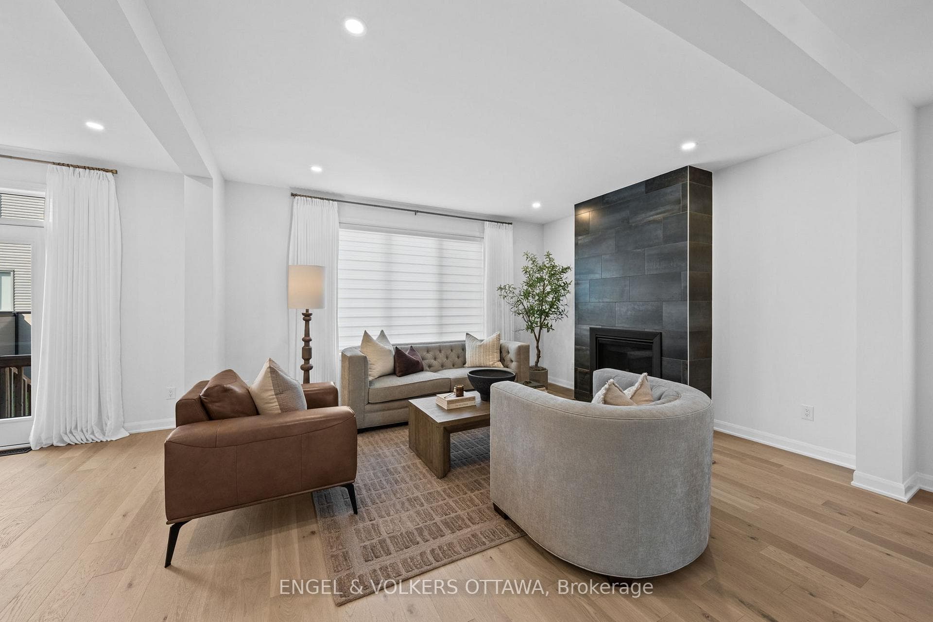 611 Ribbon Street photo 9