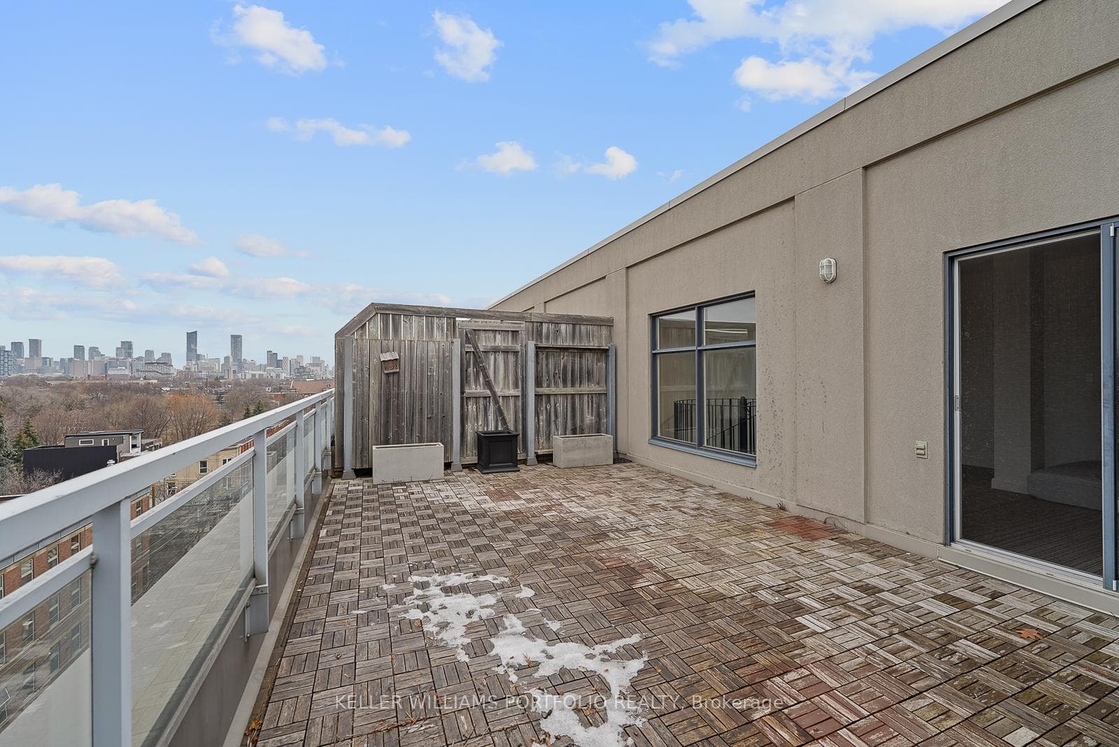 993 Queen Street Unit PH21 photo 35