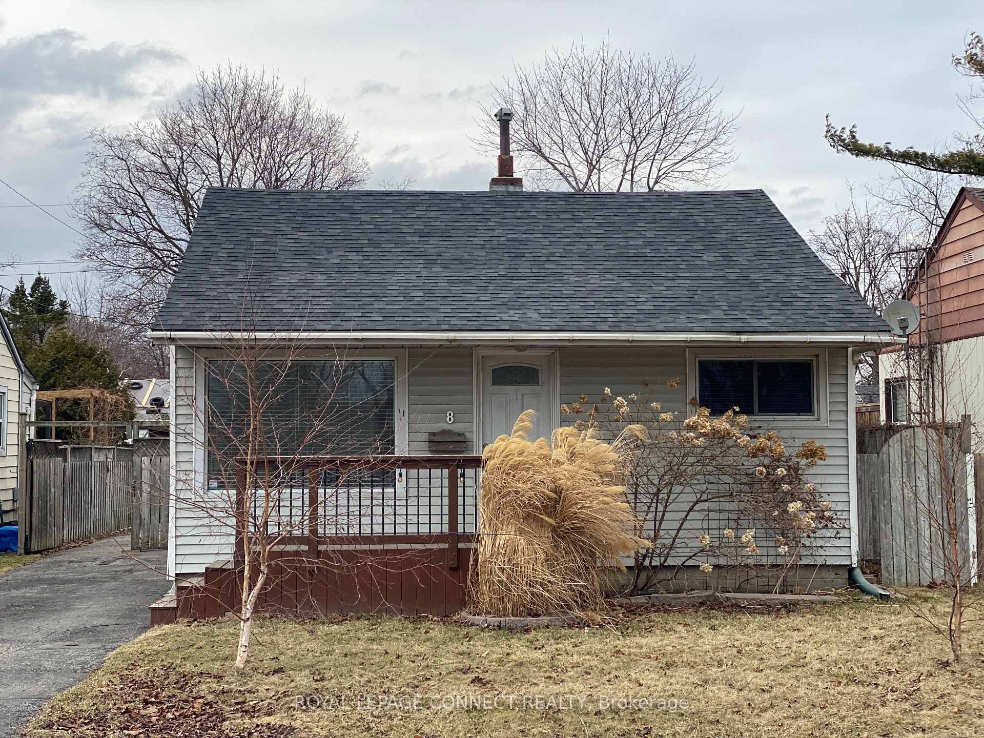 8 Birch Crescent photo 2