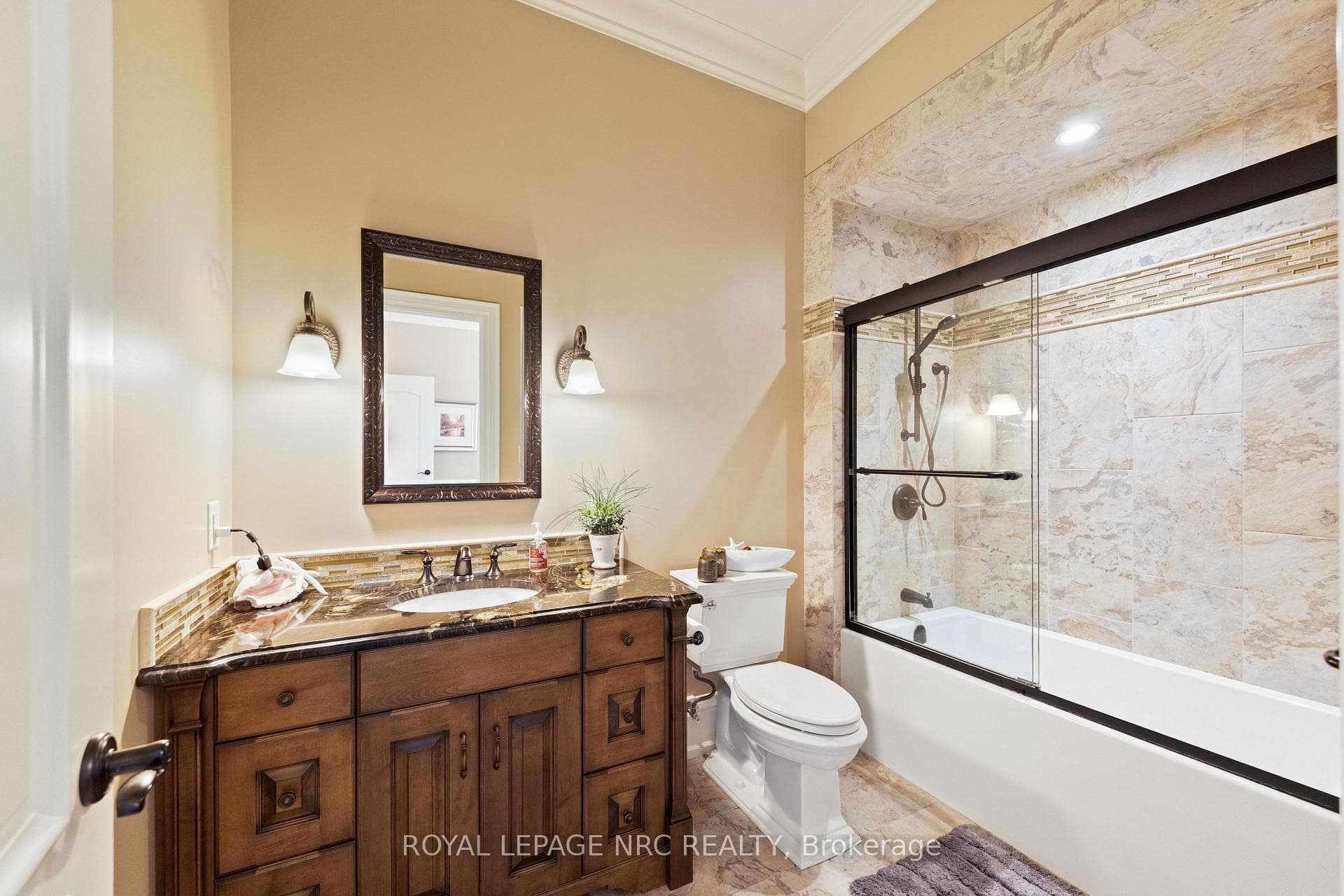 1234 Lakeshore Road photo 29