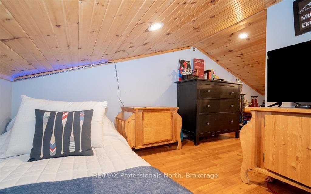 899 KATRINE Road photo 28