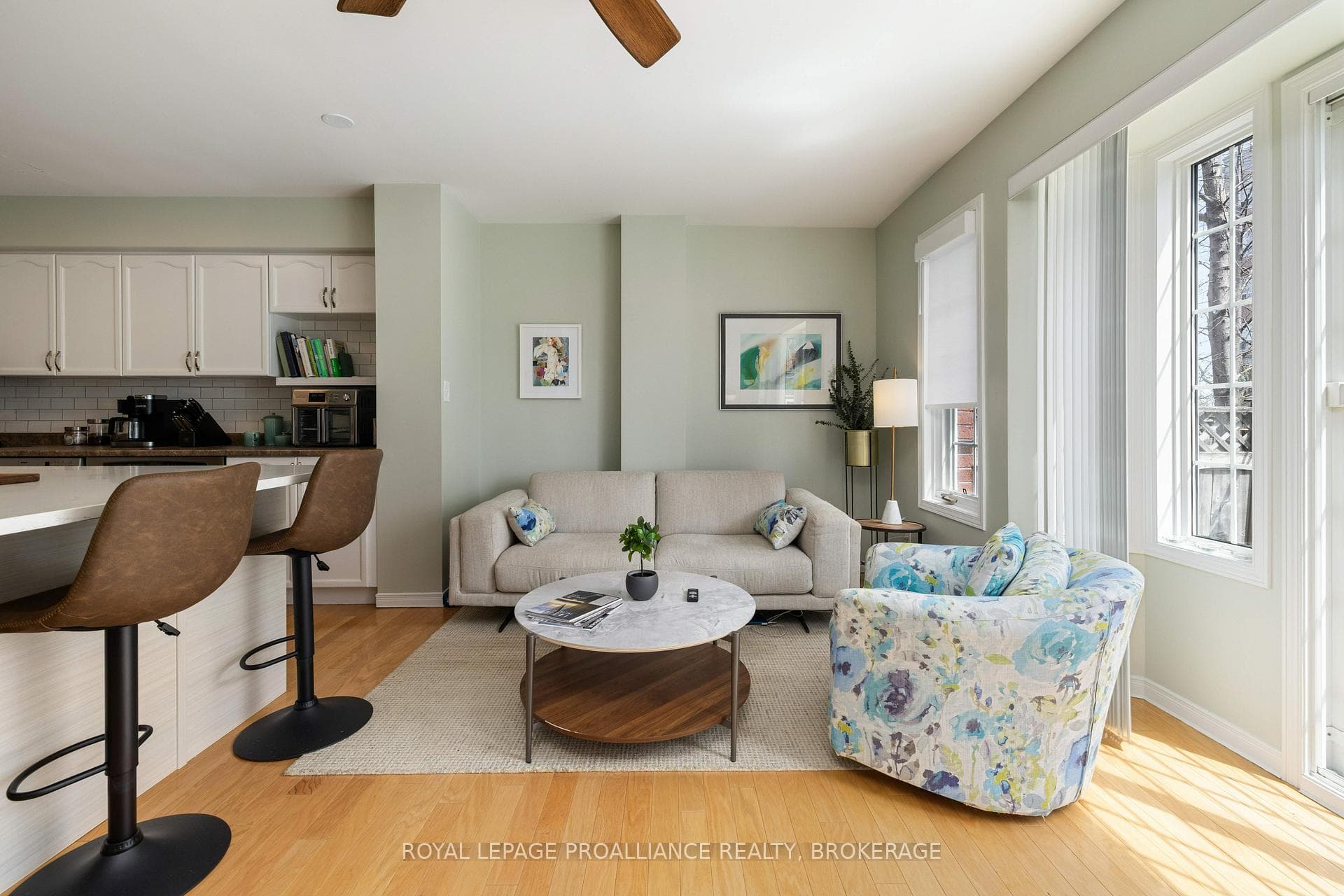 107 Rideau Street photo 12