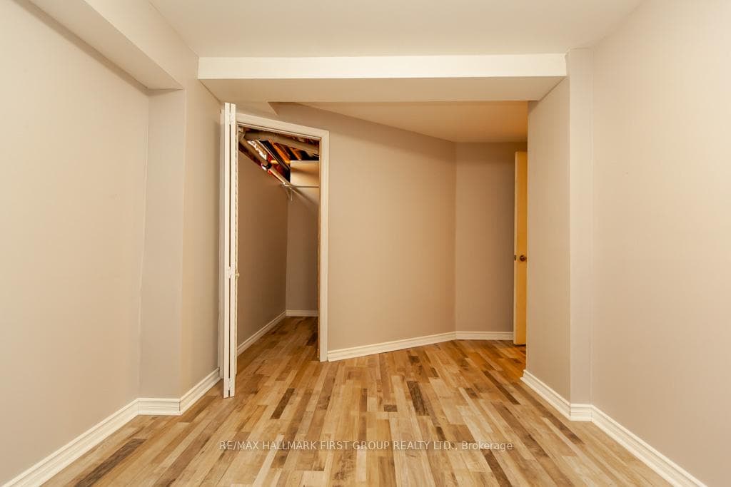 56 Newport Avenue Unit Lower photo 25