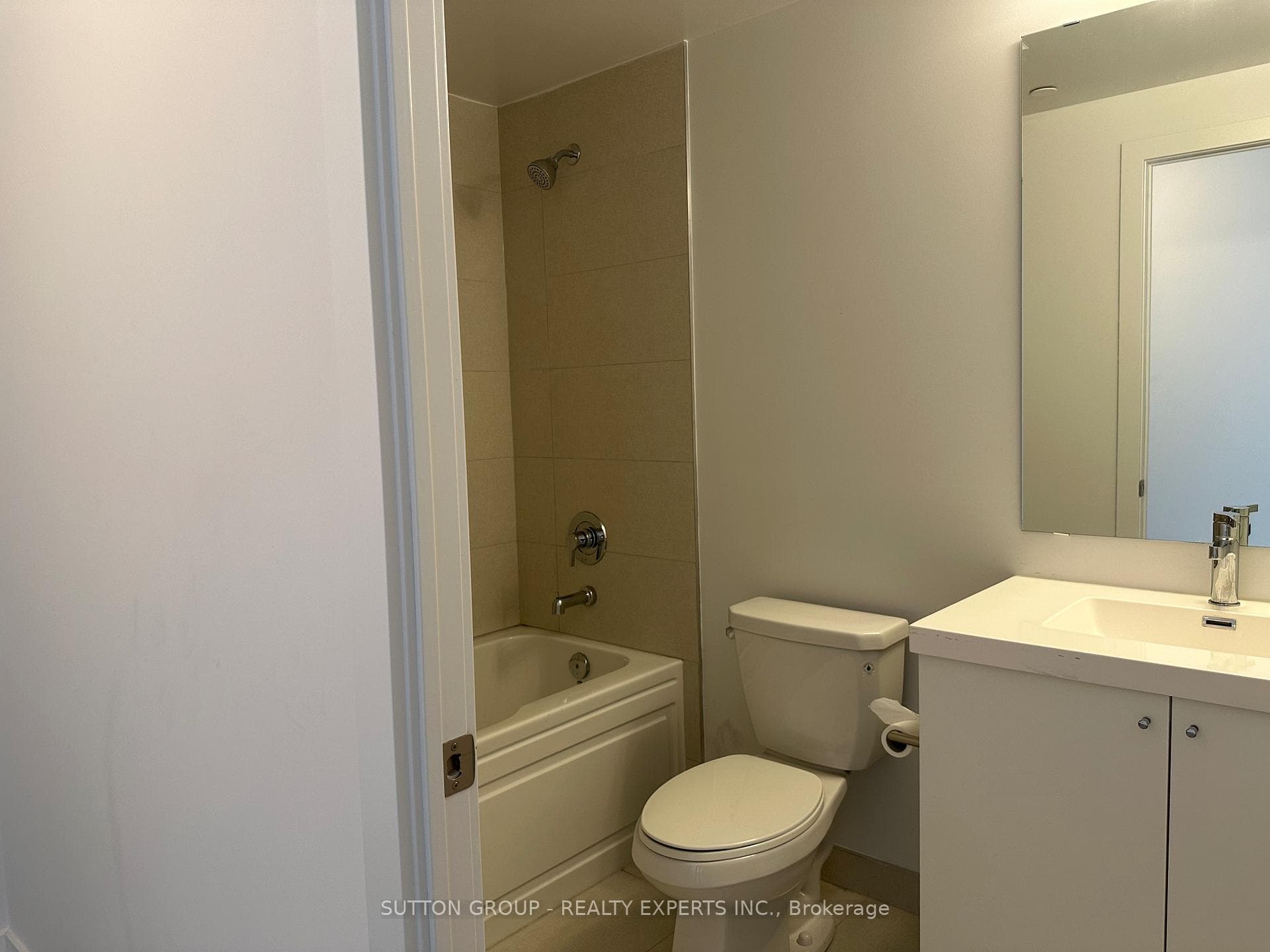 2550 Simcoe Street Unit 2502 photo 6