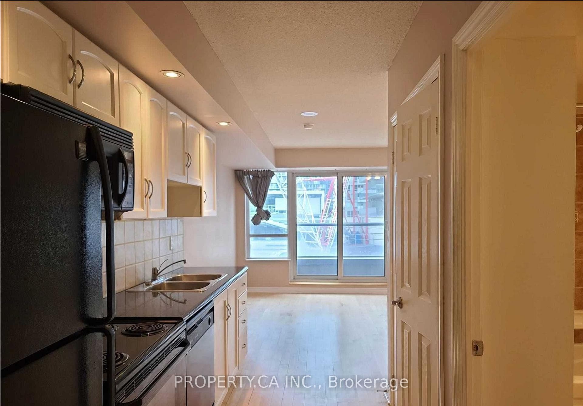 250 Wellington Street Unit 1531 photo 6
