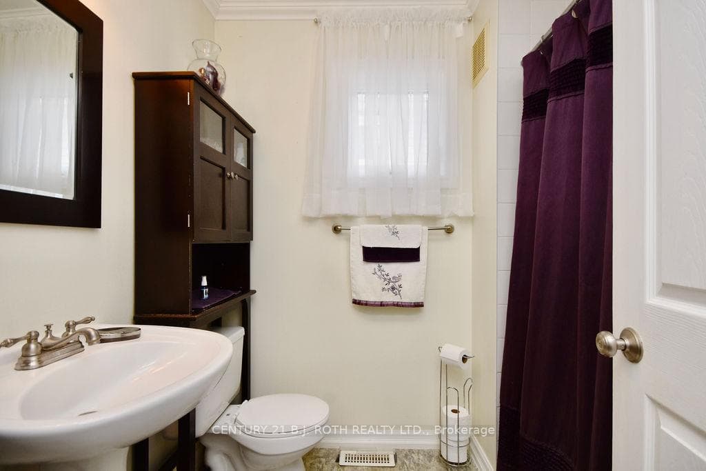 47 D'ambrosio Drive photo 9