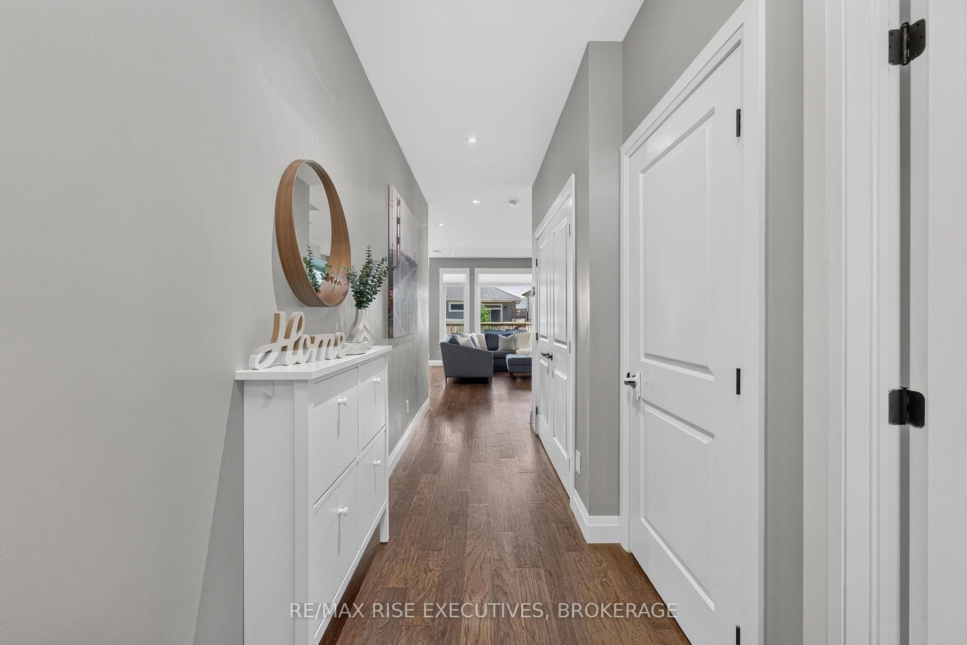 1454 Evergreen Drive photo 4