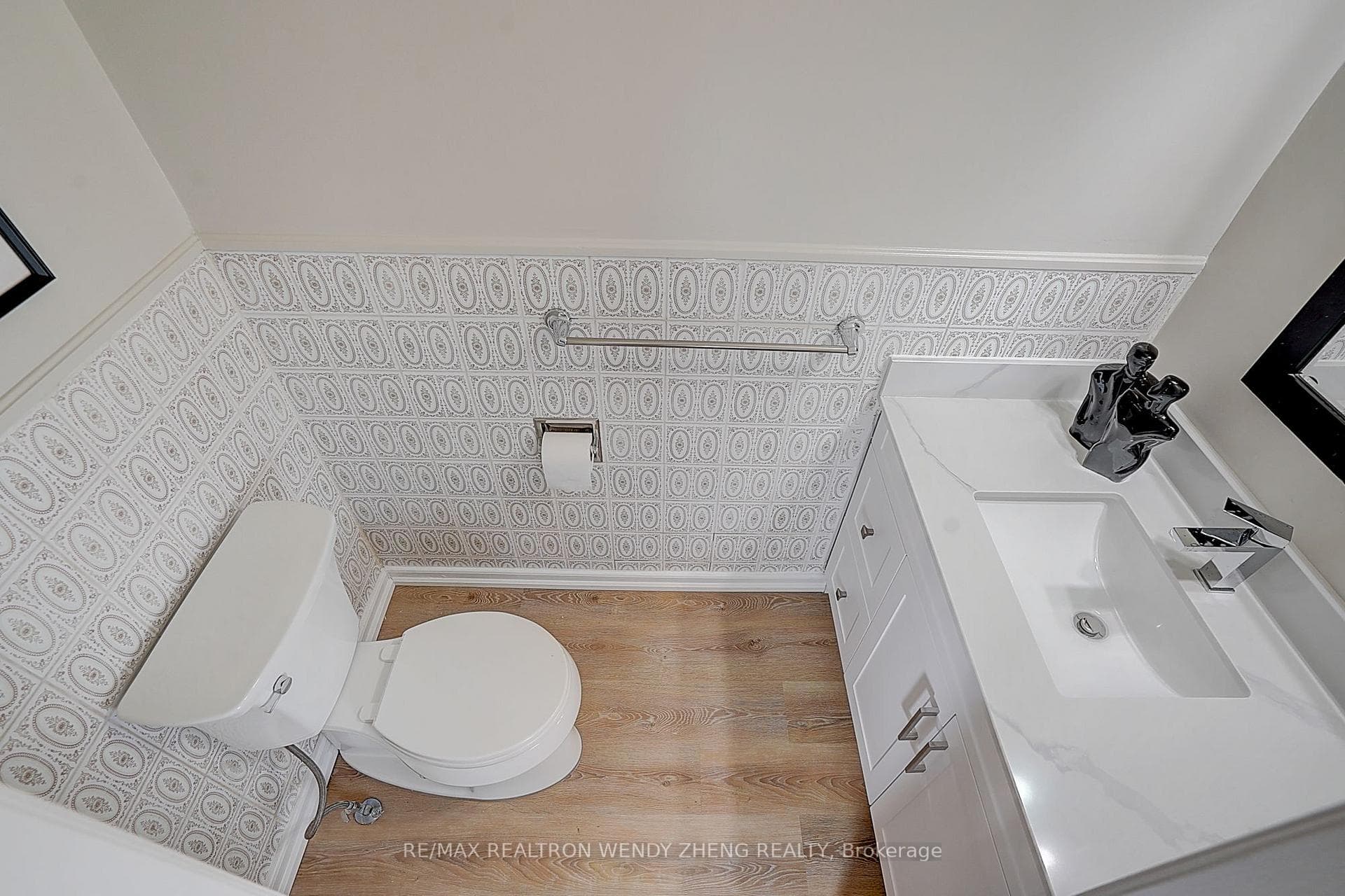 118 Henderson Avenue photo 38