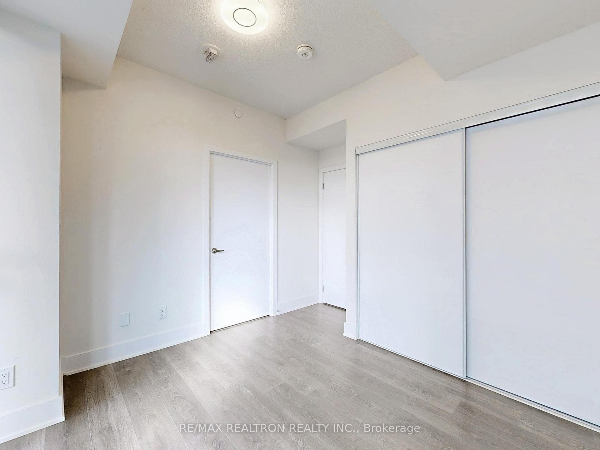 188 Fairview Mall Drive Unit 1515 photo 17