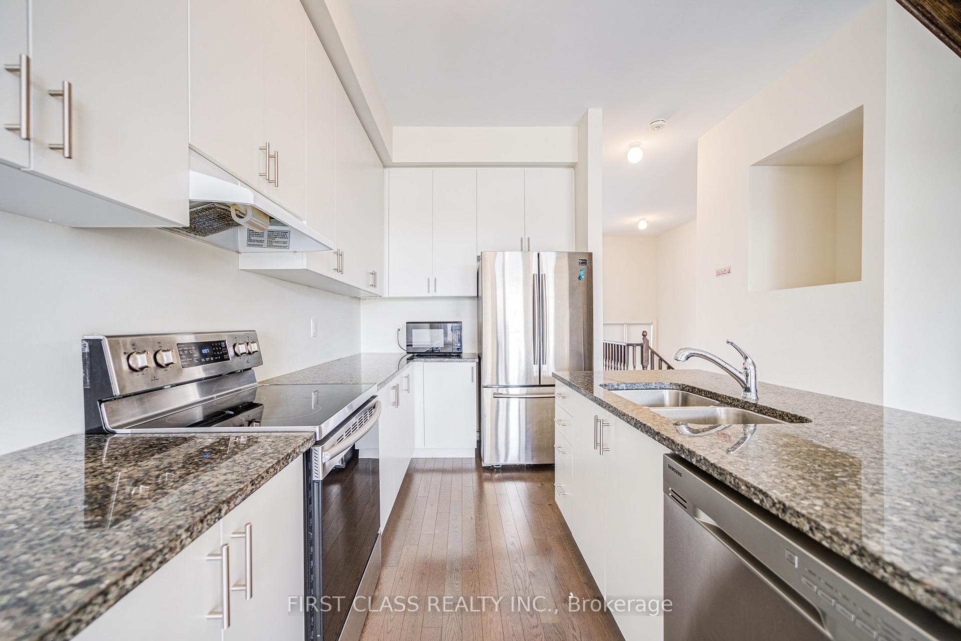 25 Laskin Drive photo 18