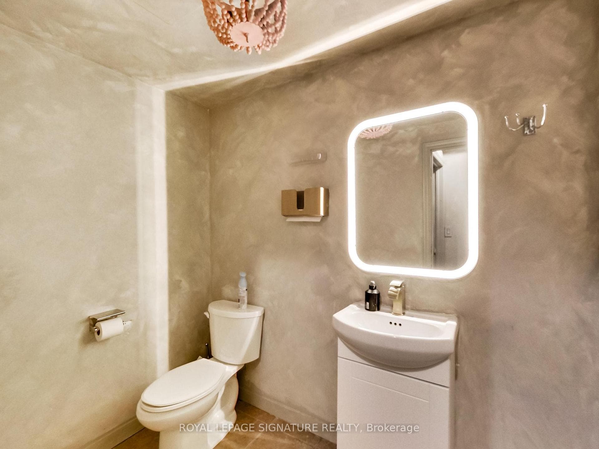 475D Rogers Road photo 29