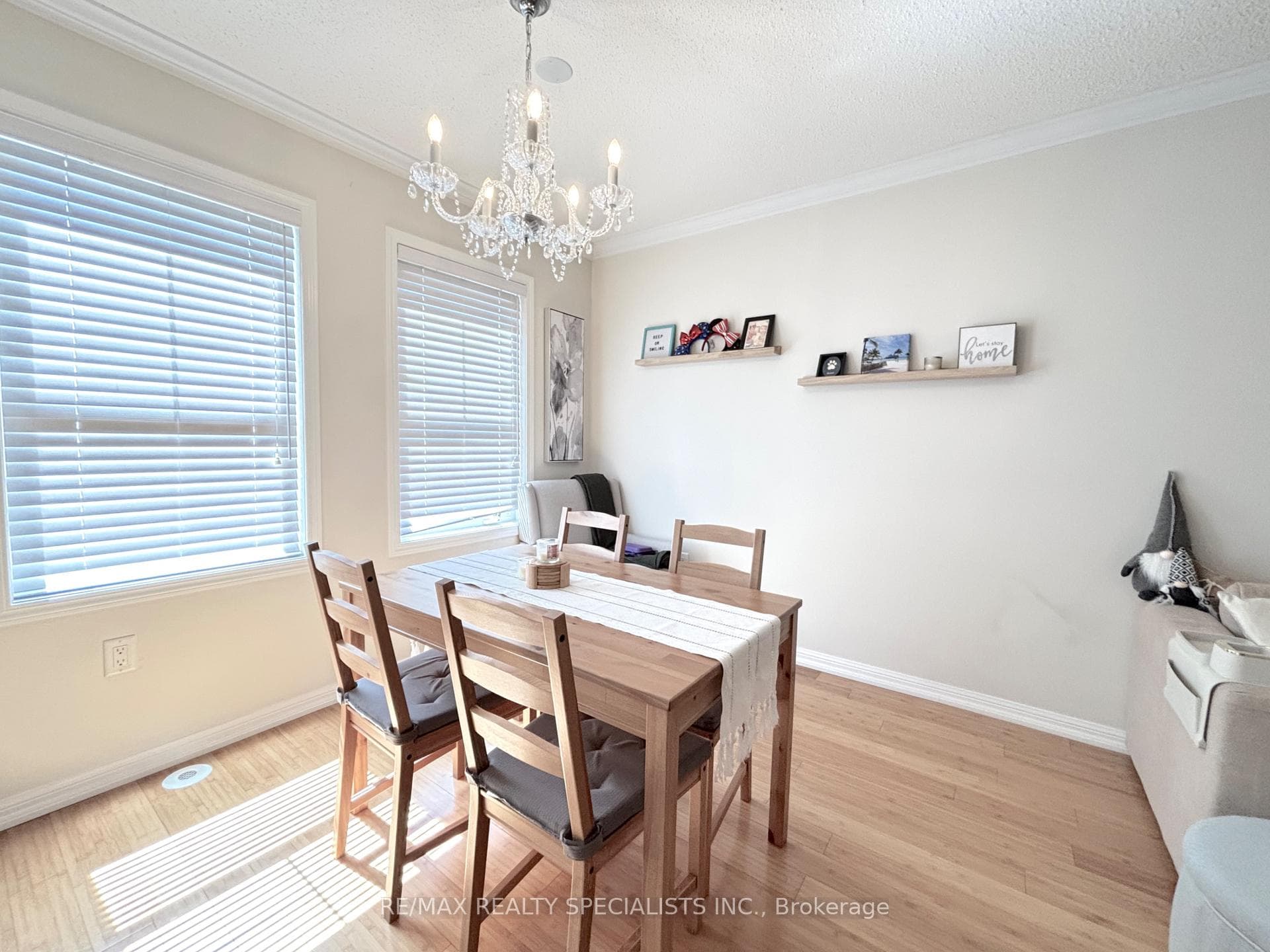 559 Speyer Circle photo 6