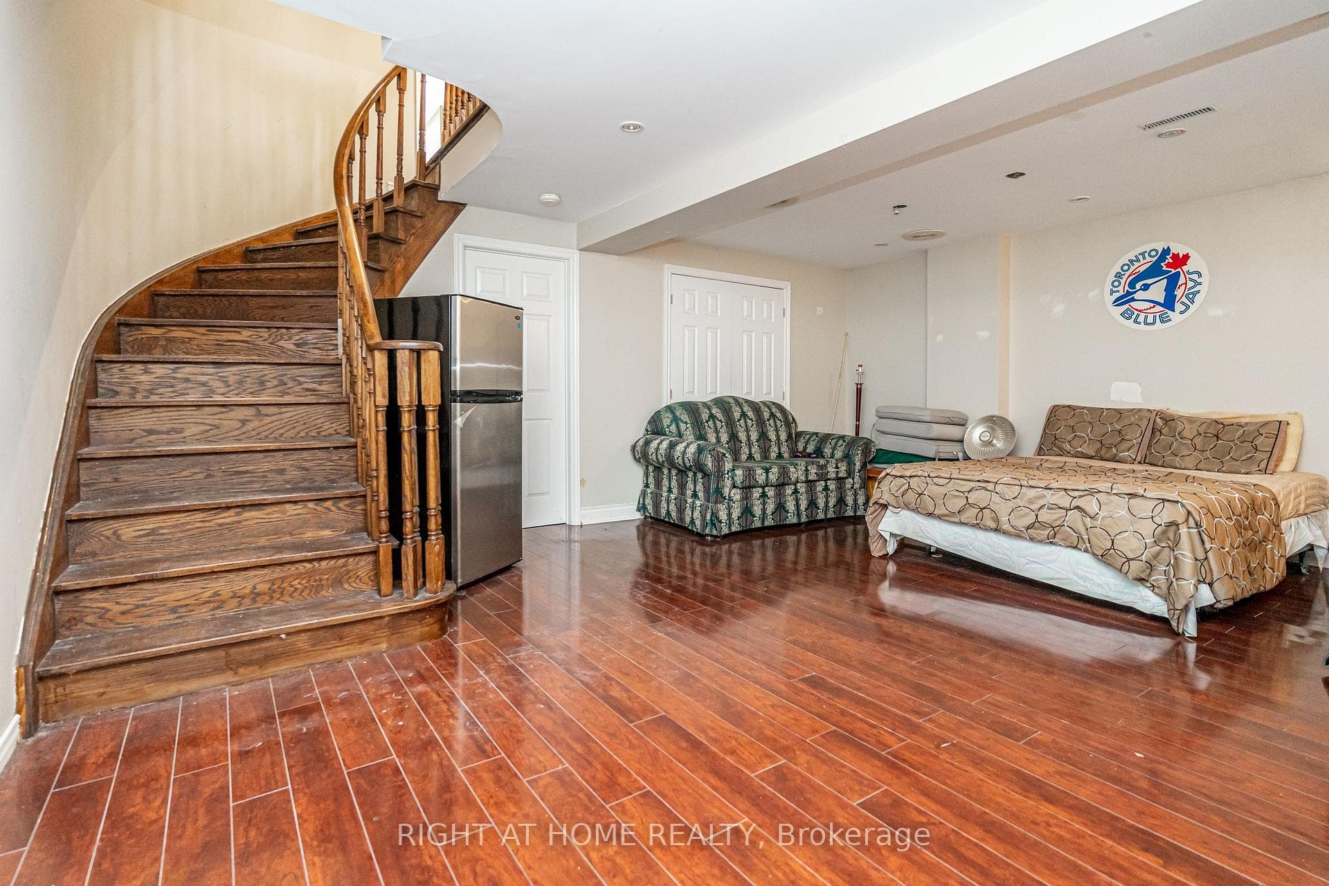 2136 Wincanton Crescent photo 30