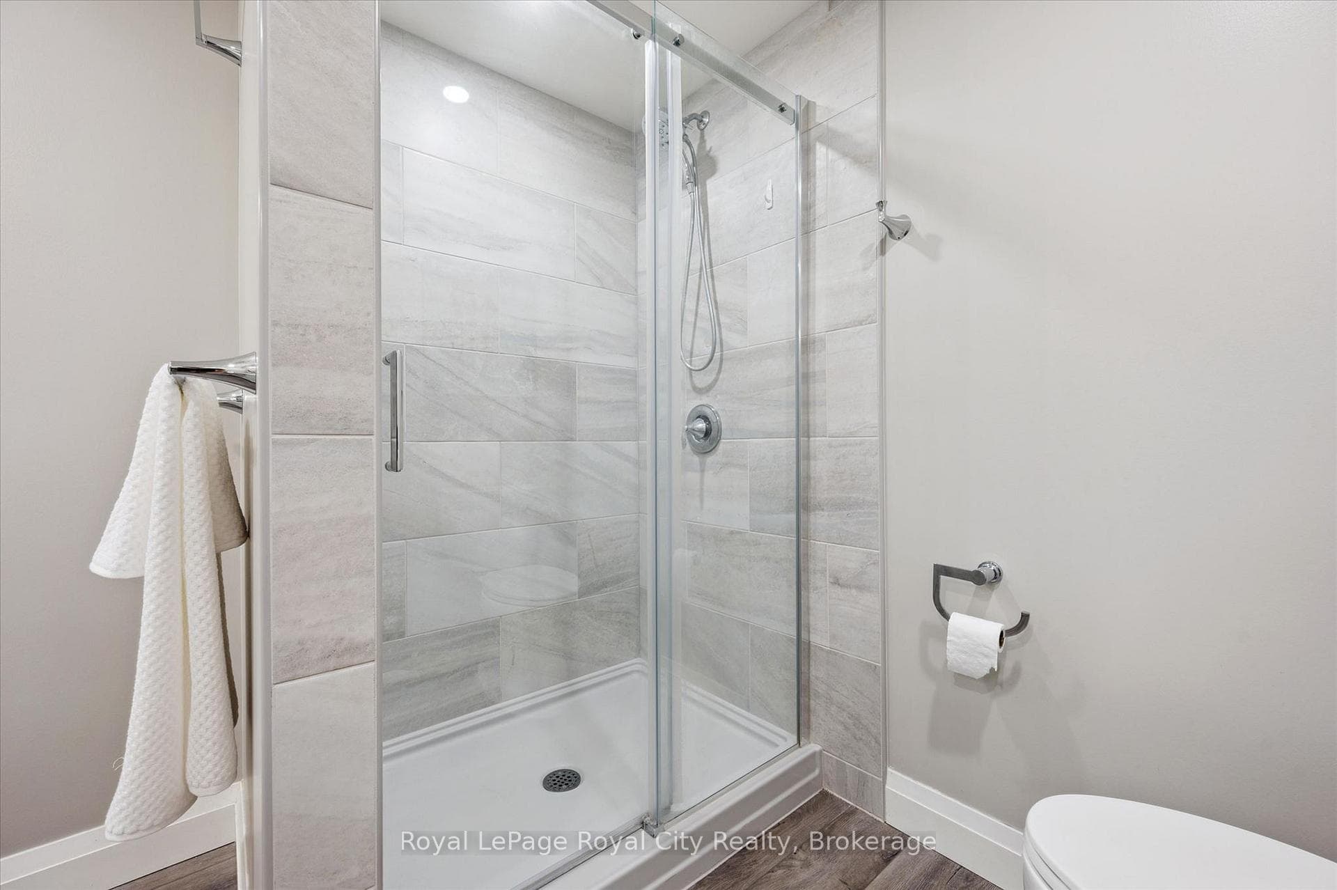 147 Downey Road photo 41