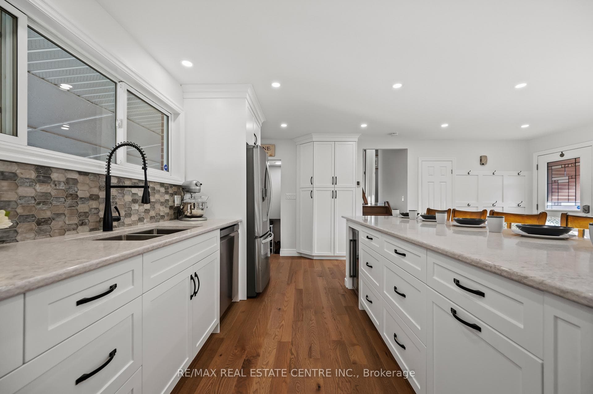 67 Rosewood Avenue photo 13