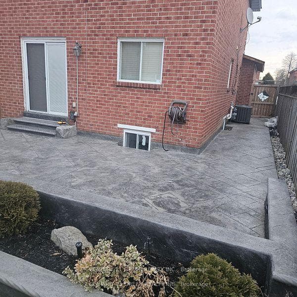 76 Metzak Drive photo 23