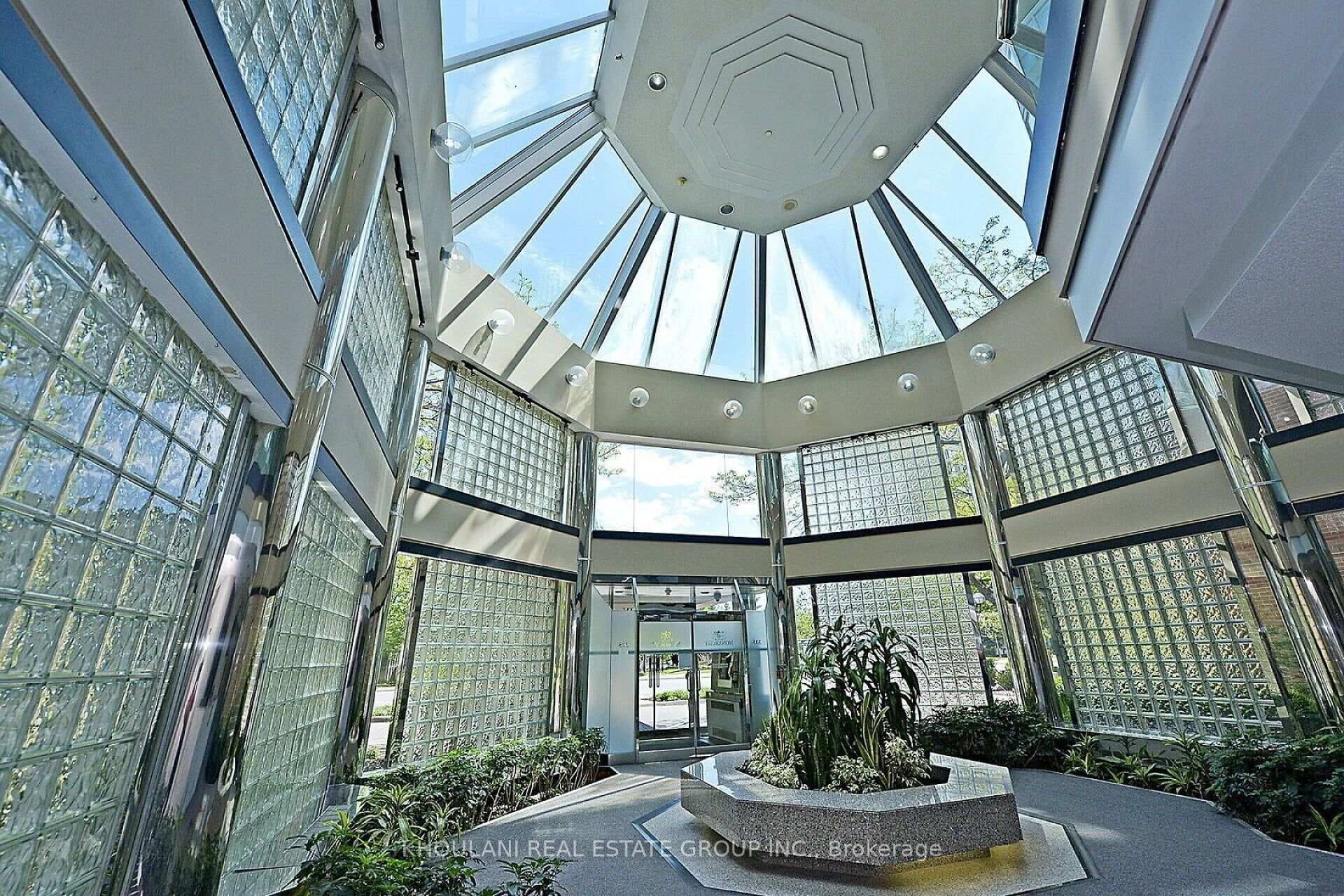 335 Webb Drive Unit 2006 photo 4