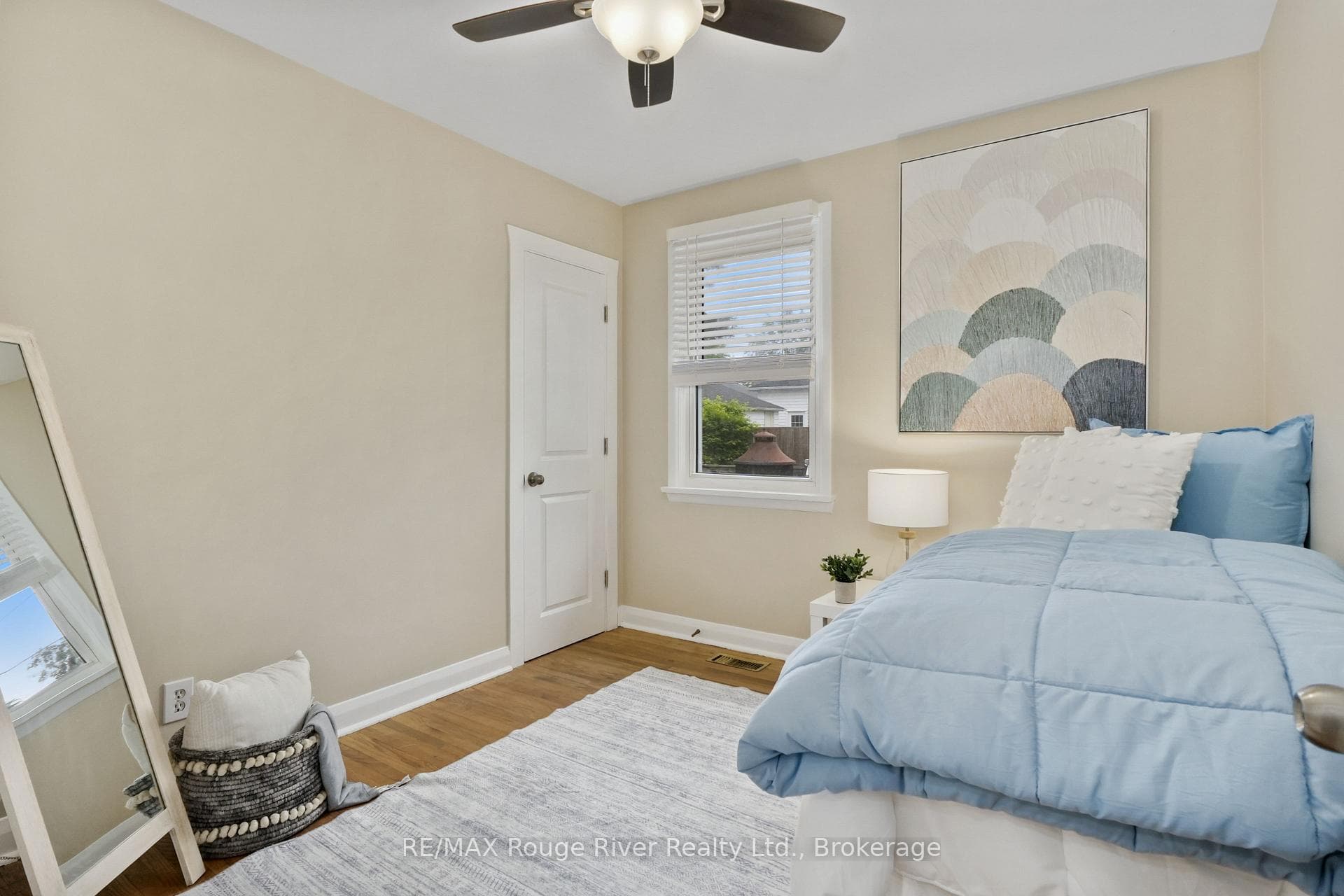 528 Barbara Street photo 16