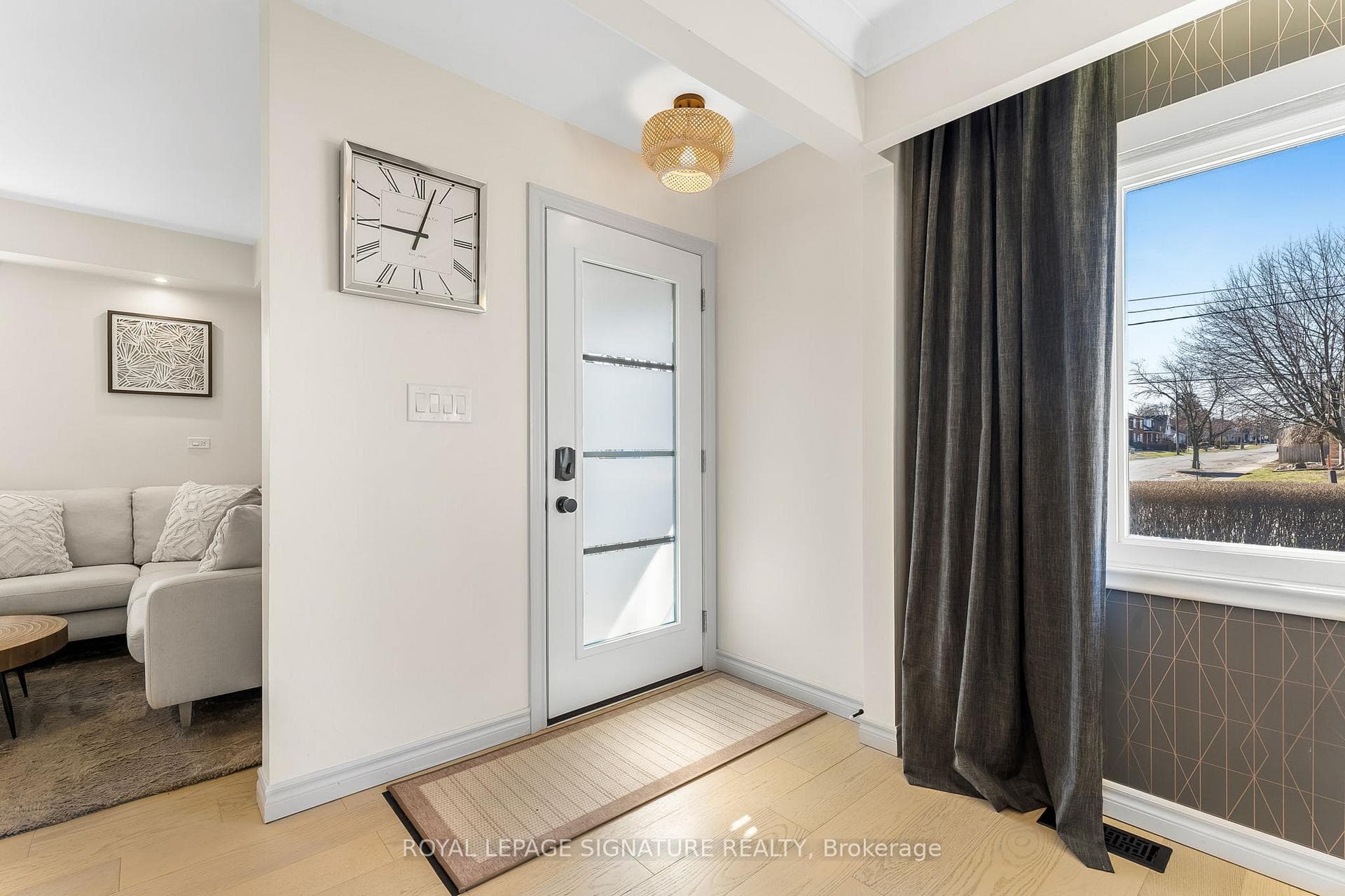 111 Eastchester Avenue Unit Upper photo 3