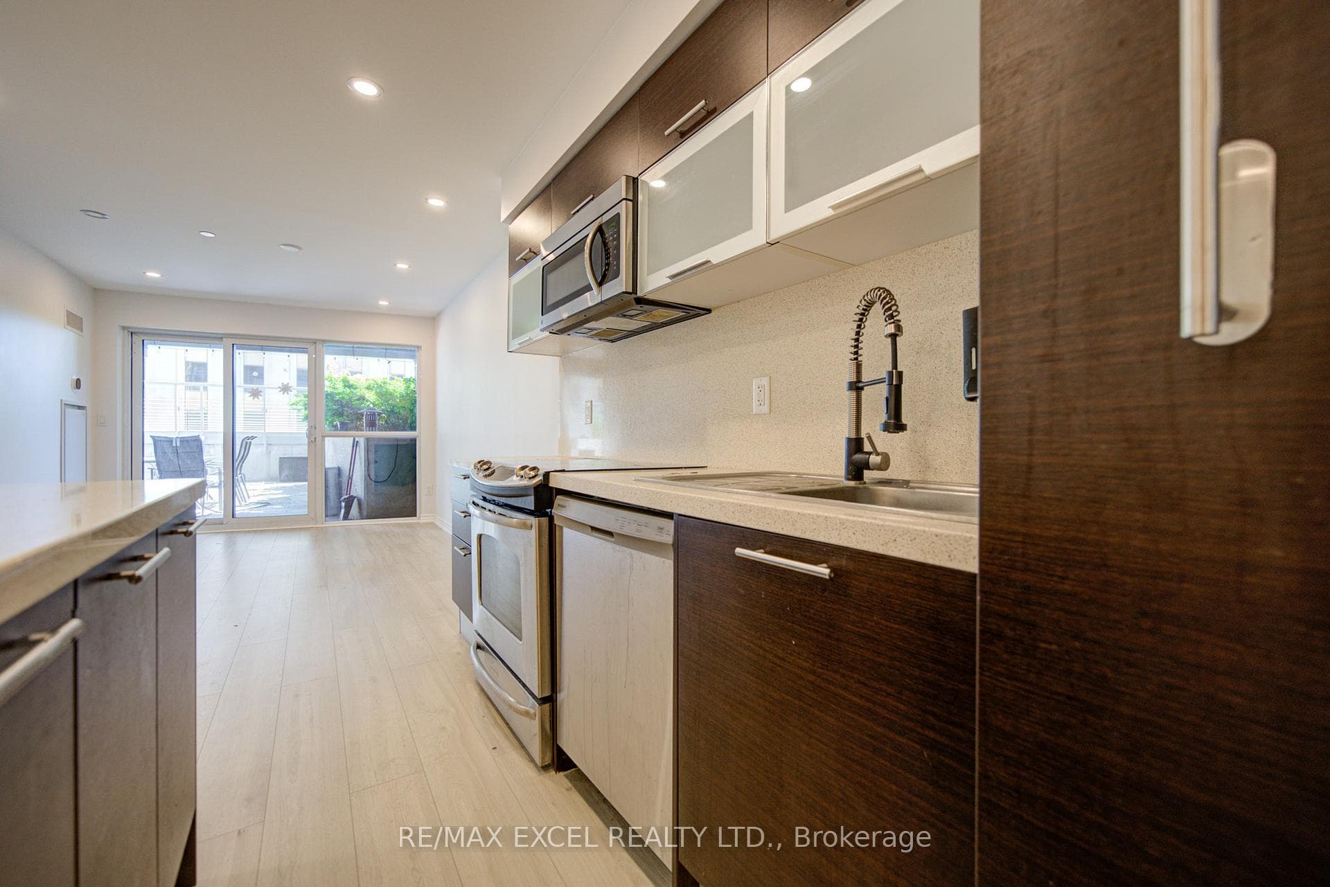 386 Yonge Street Unit 503 photo 20
