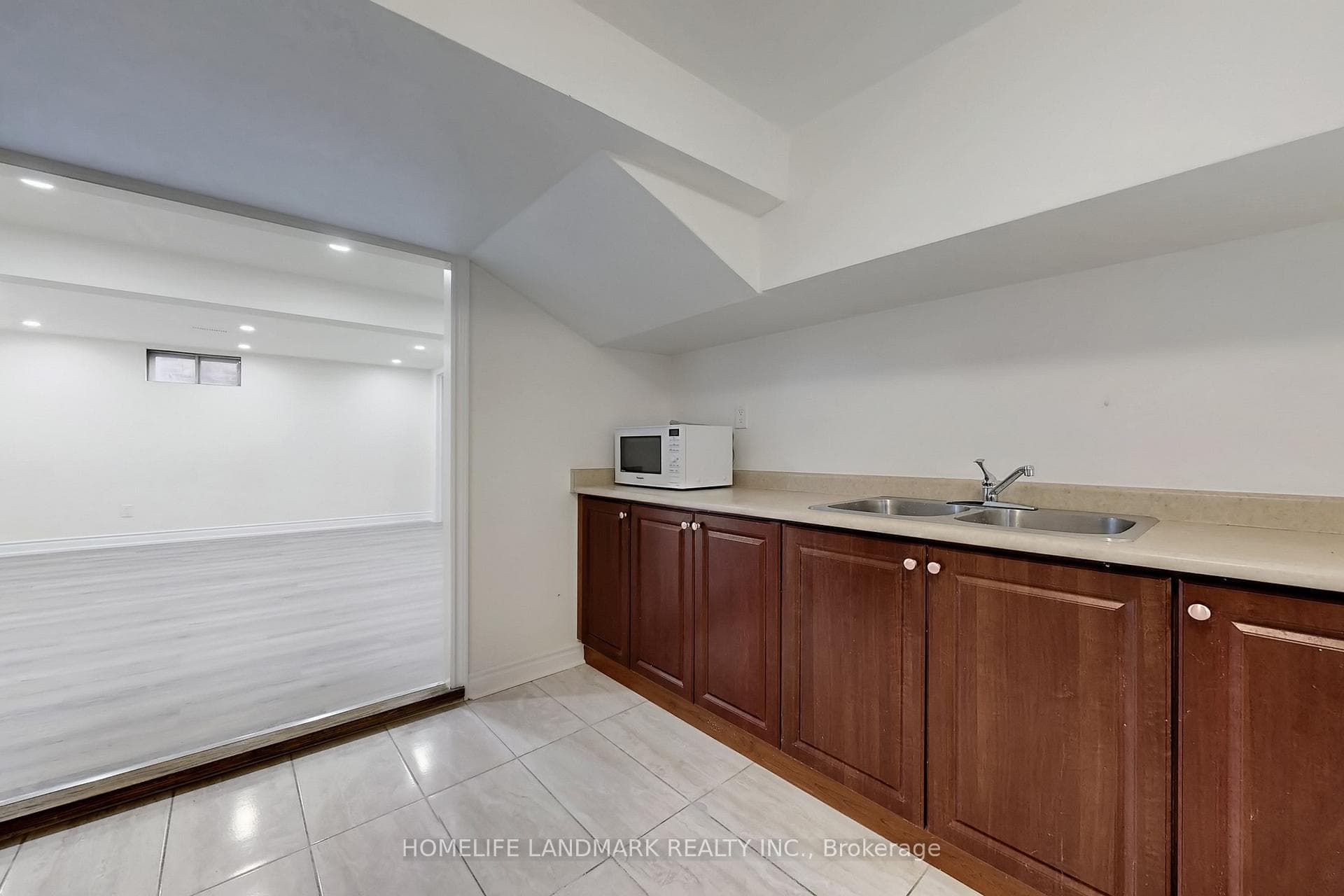 38 Pebblehill Square photo 40