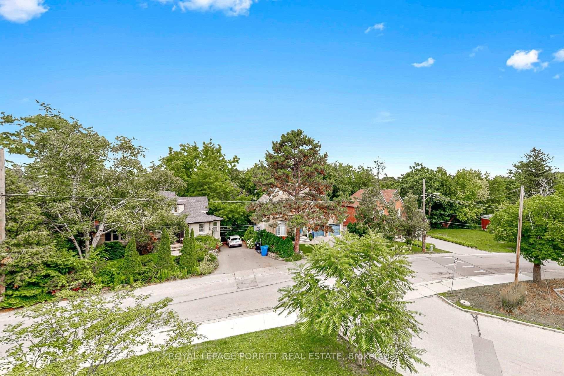9 Burnhamthorpe Crescent Unit 309 photo 41