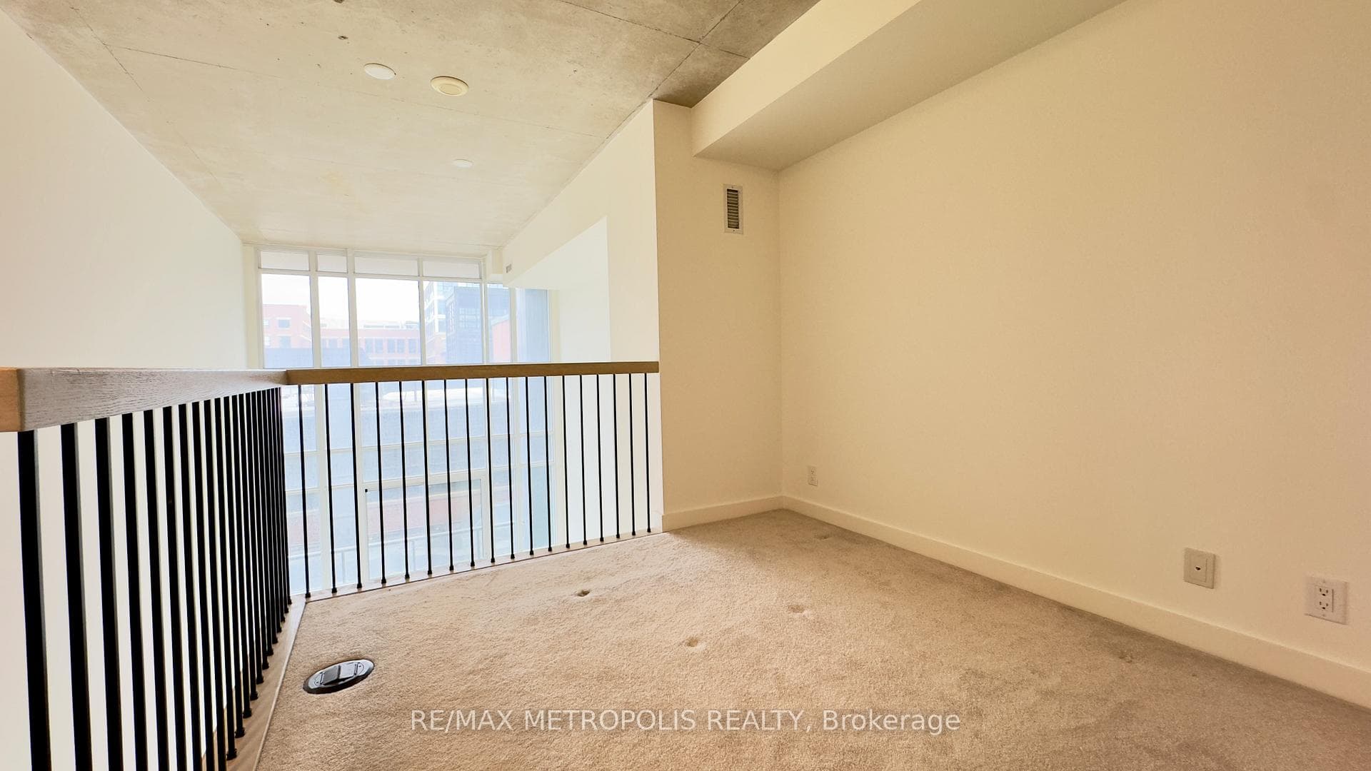 5 Hanna Avenue Unit 319 photo 6