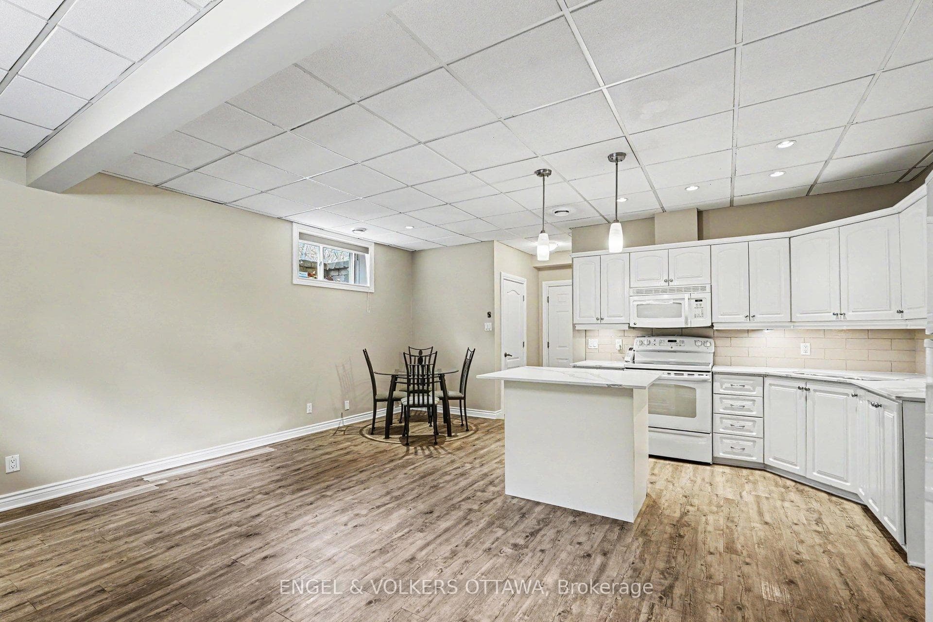 63 Rothwell Drive Unit B photo 12