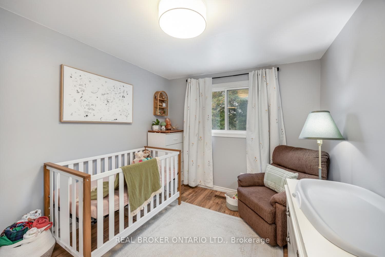 96 Martin Road photo 23
