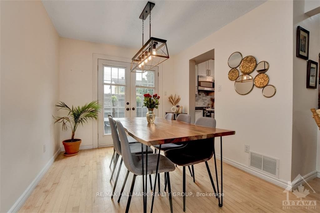 1824 BROUSSEAU Crescent photo 7