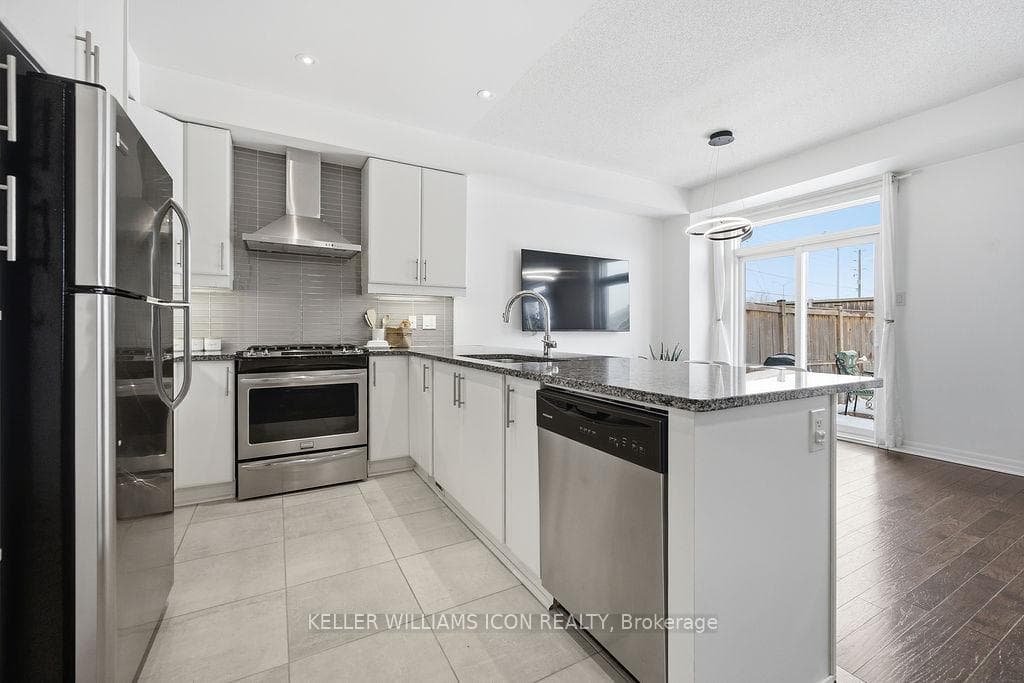 148 Hawkshaw Crescent photo 17
