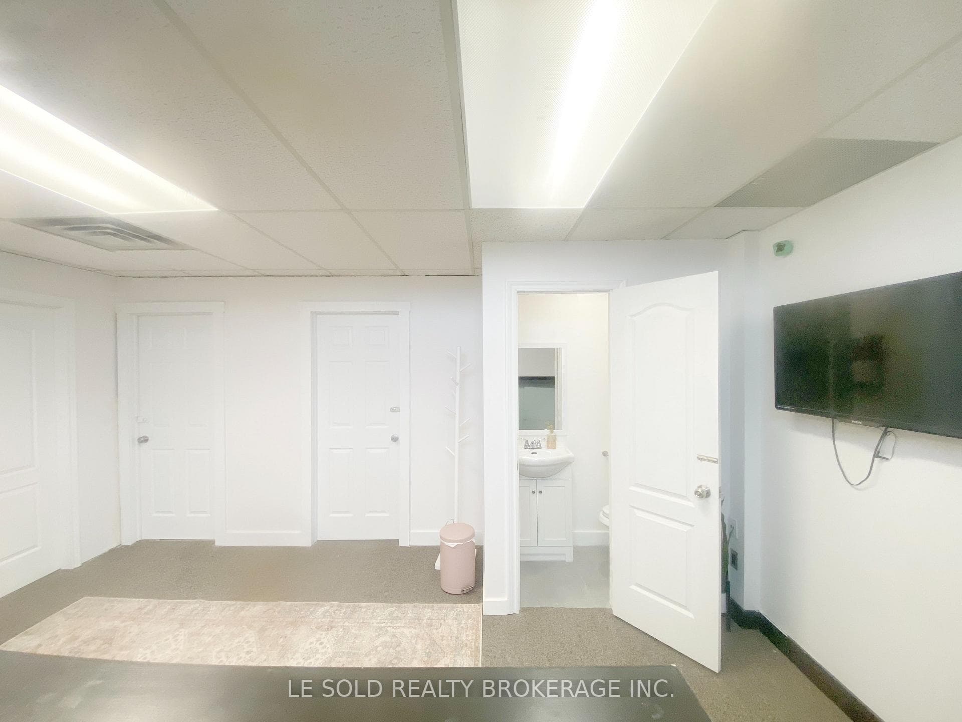117 Ringwood Drive Unit 4 (2nd Floor D) photo 7