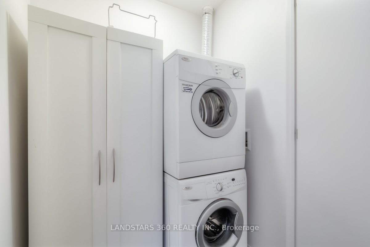 21 Clairtrell Road Unit 220 photo 14