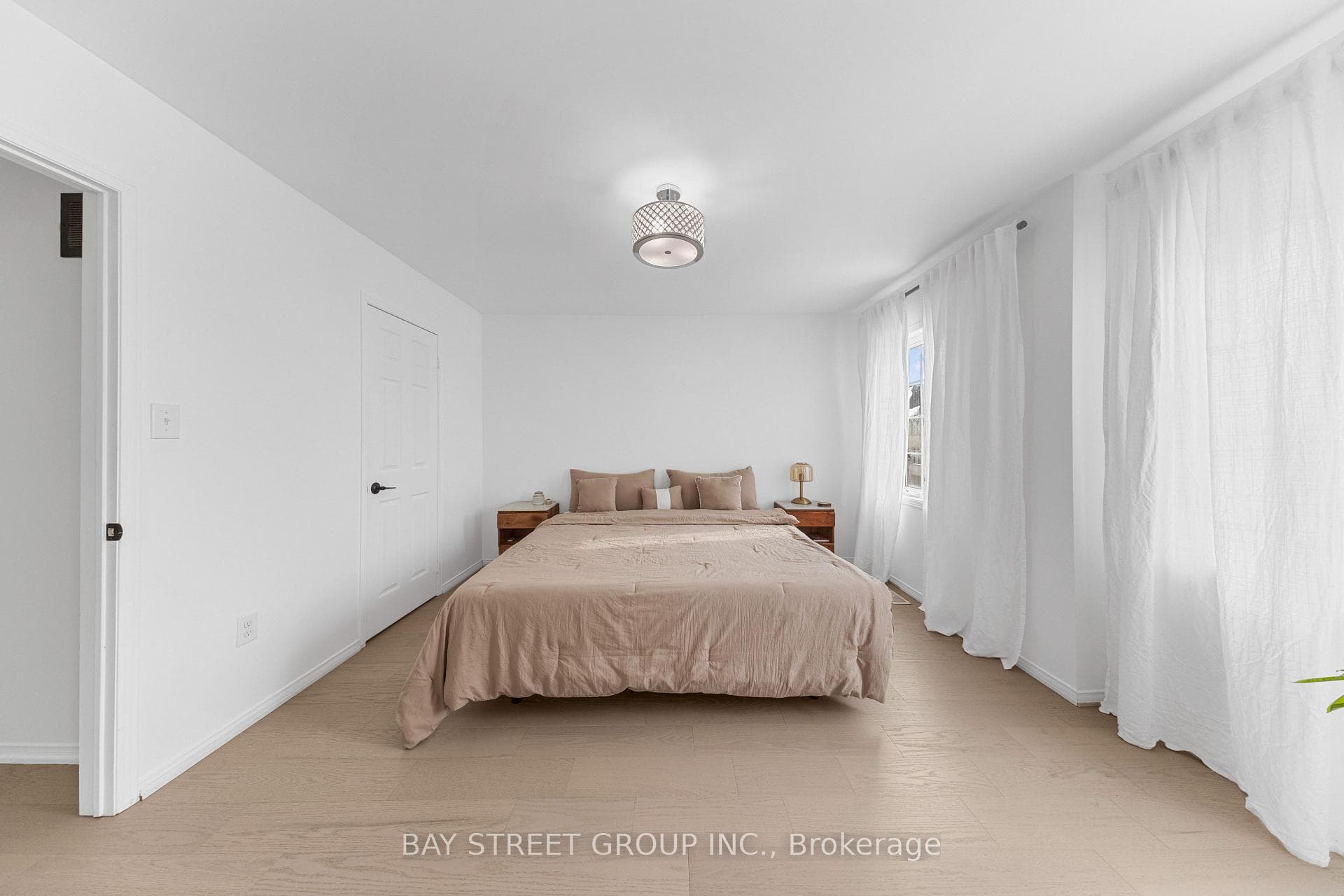 112 Barnham Street photo 29