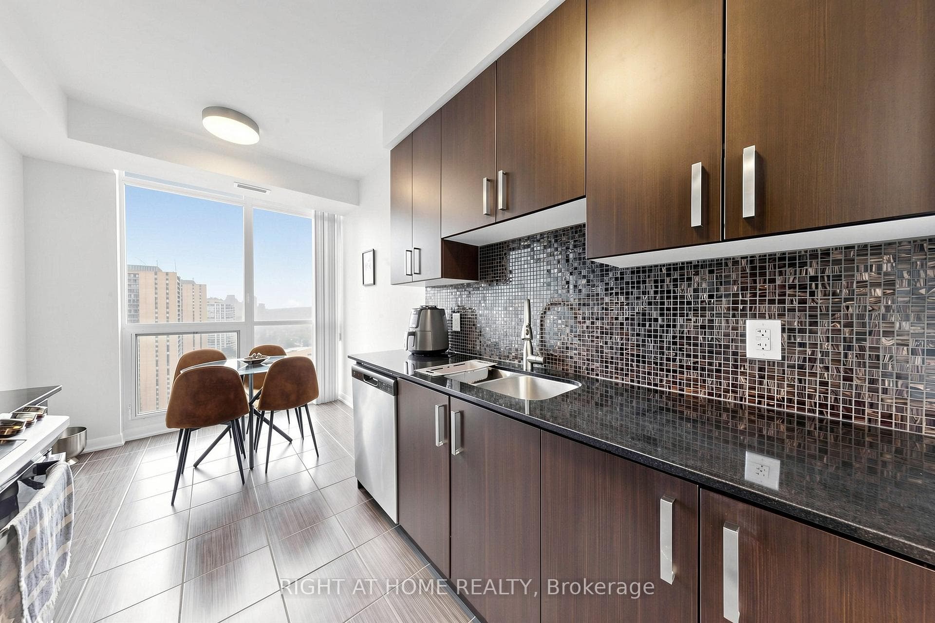17 Anndale Drive Unit PH206 photo 8